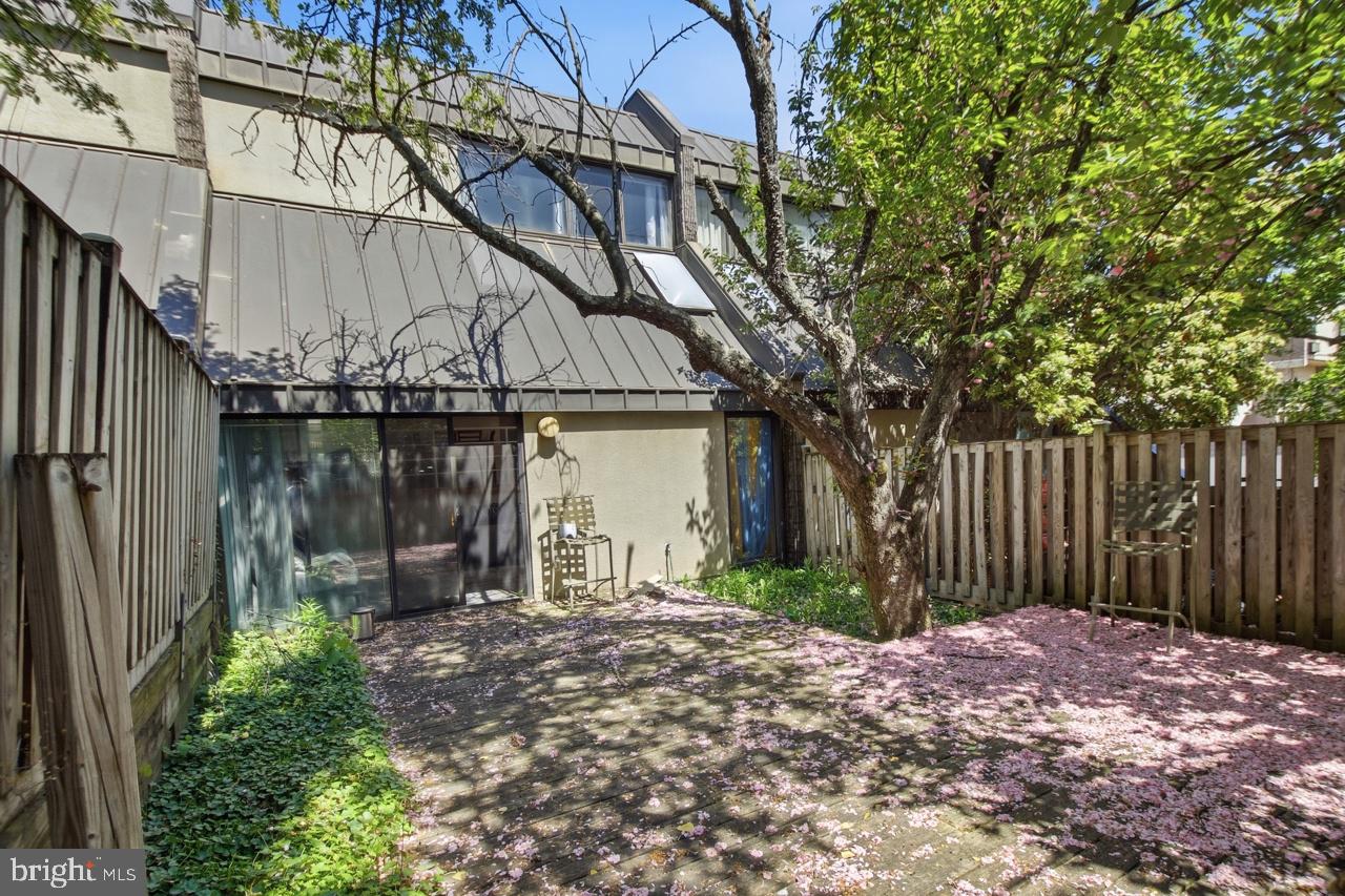 COLD SPRING NEWTOWN - Residential