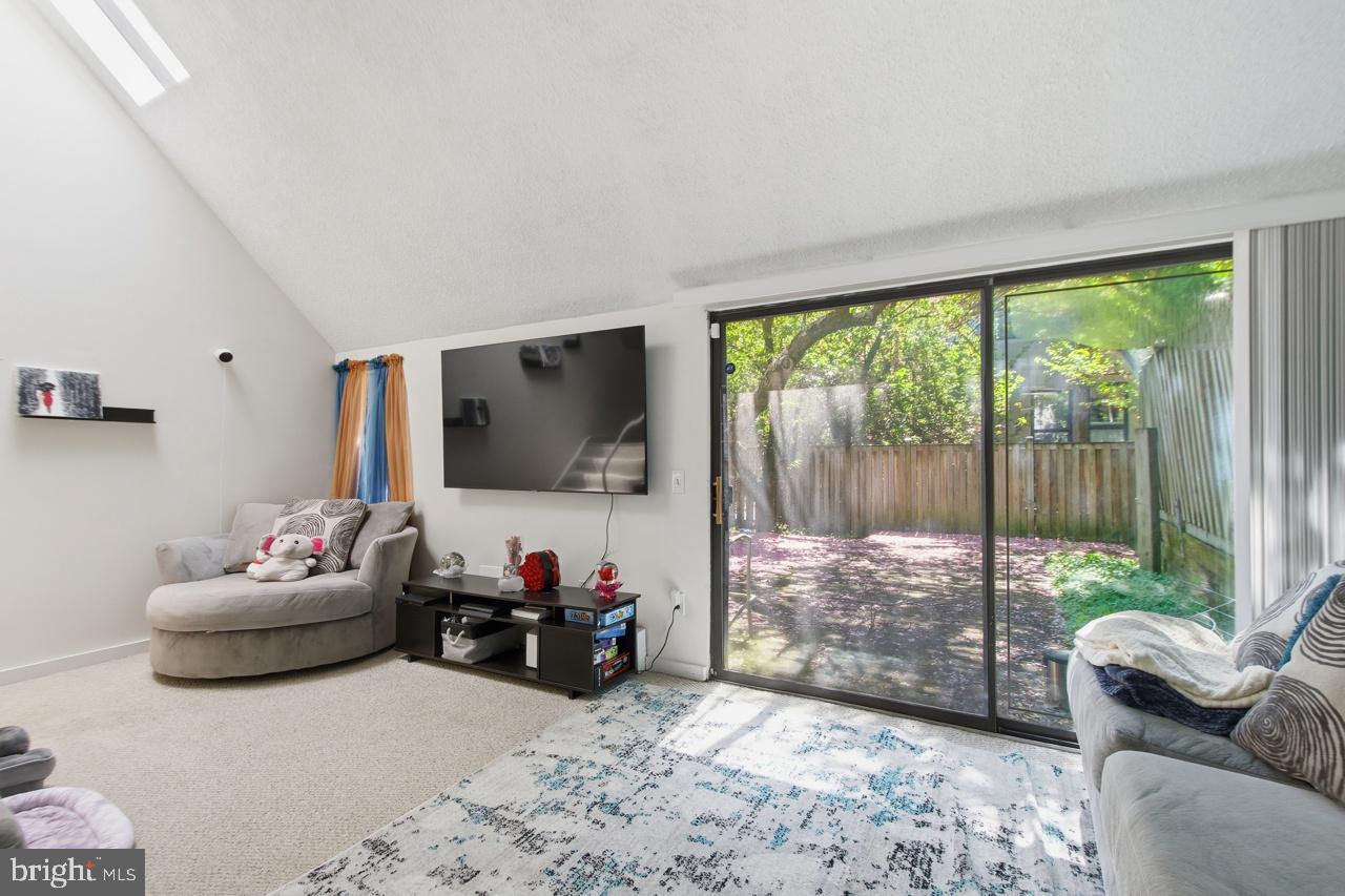 COLD SPRING NEWTOWN - Residential