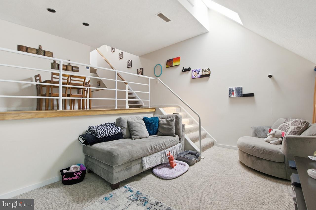 COLD SPRING NEWTOWN - Residential