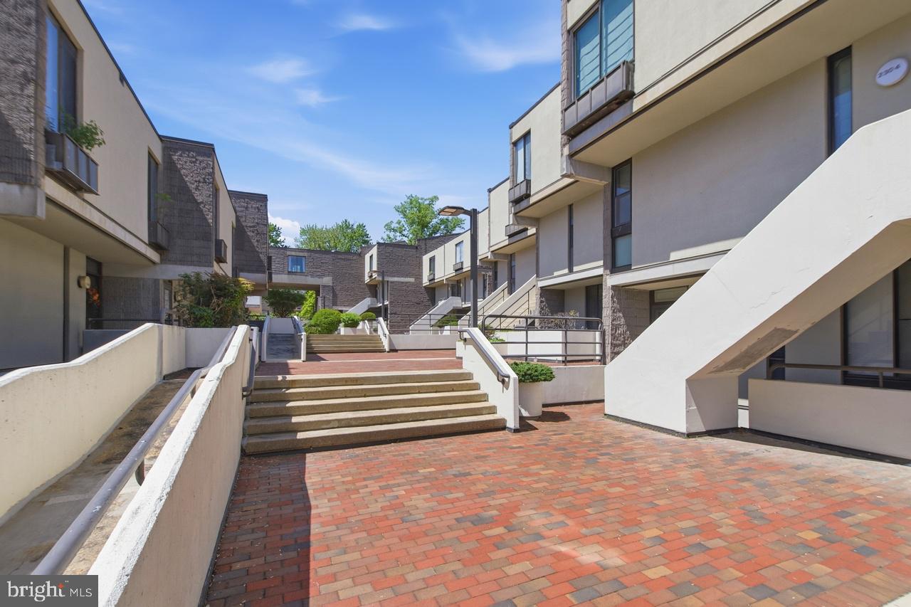 COLD SPRING NEWTOWN - Residential