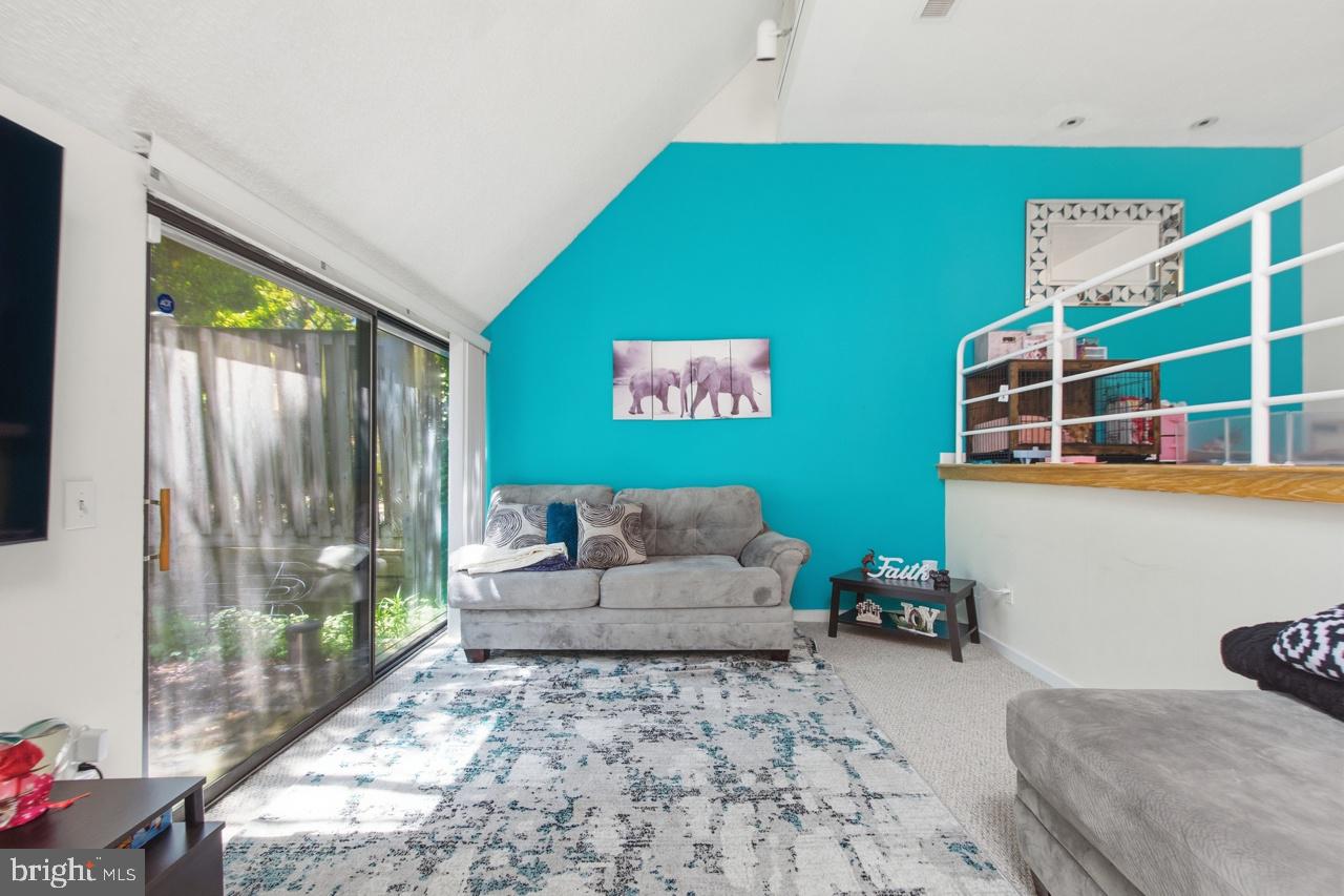 COLD SPRING NEWTOWN - Residential