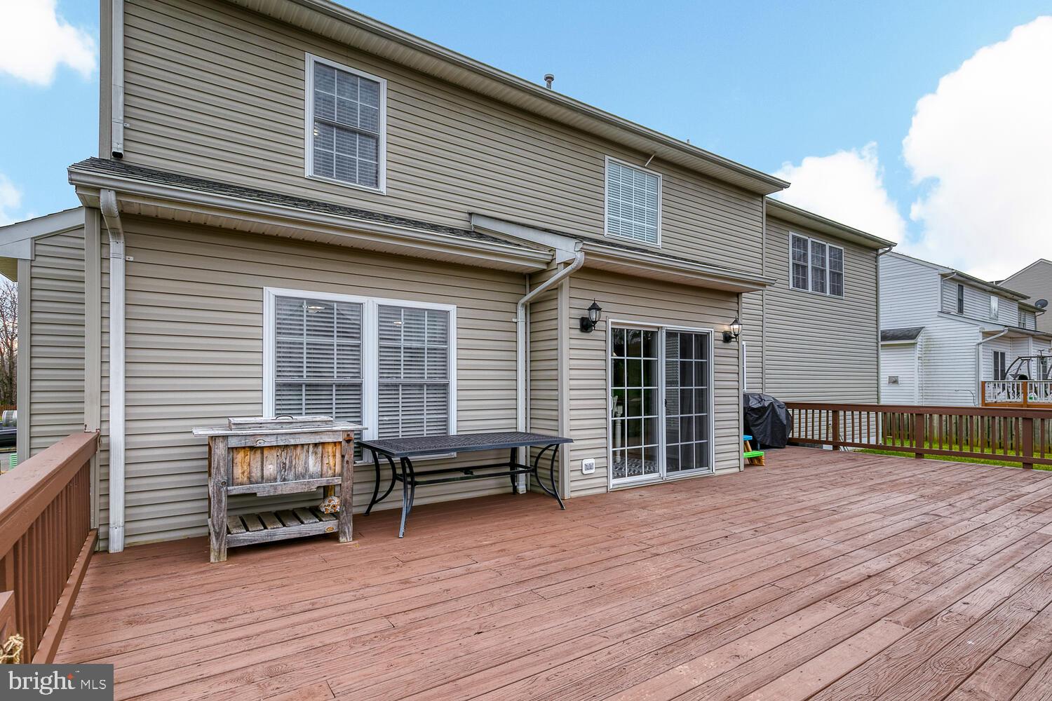 RIVER MEADOWS - Residential