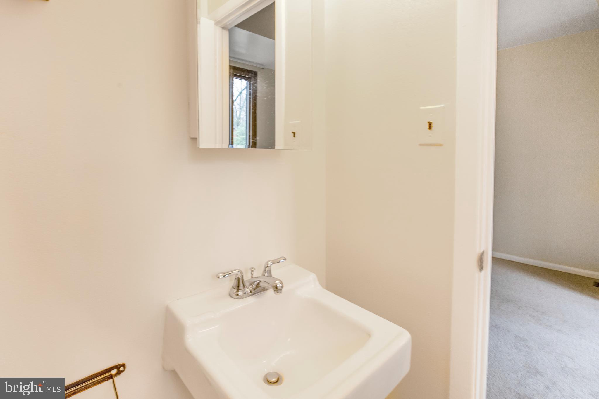 REDLAND STATION - Residential Lease