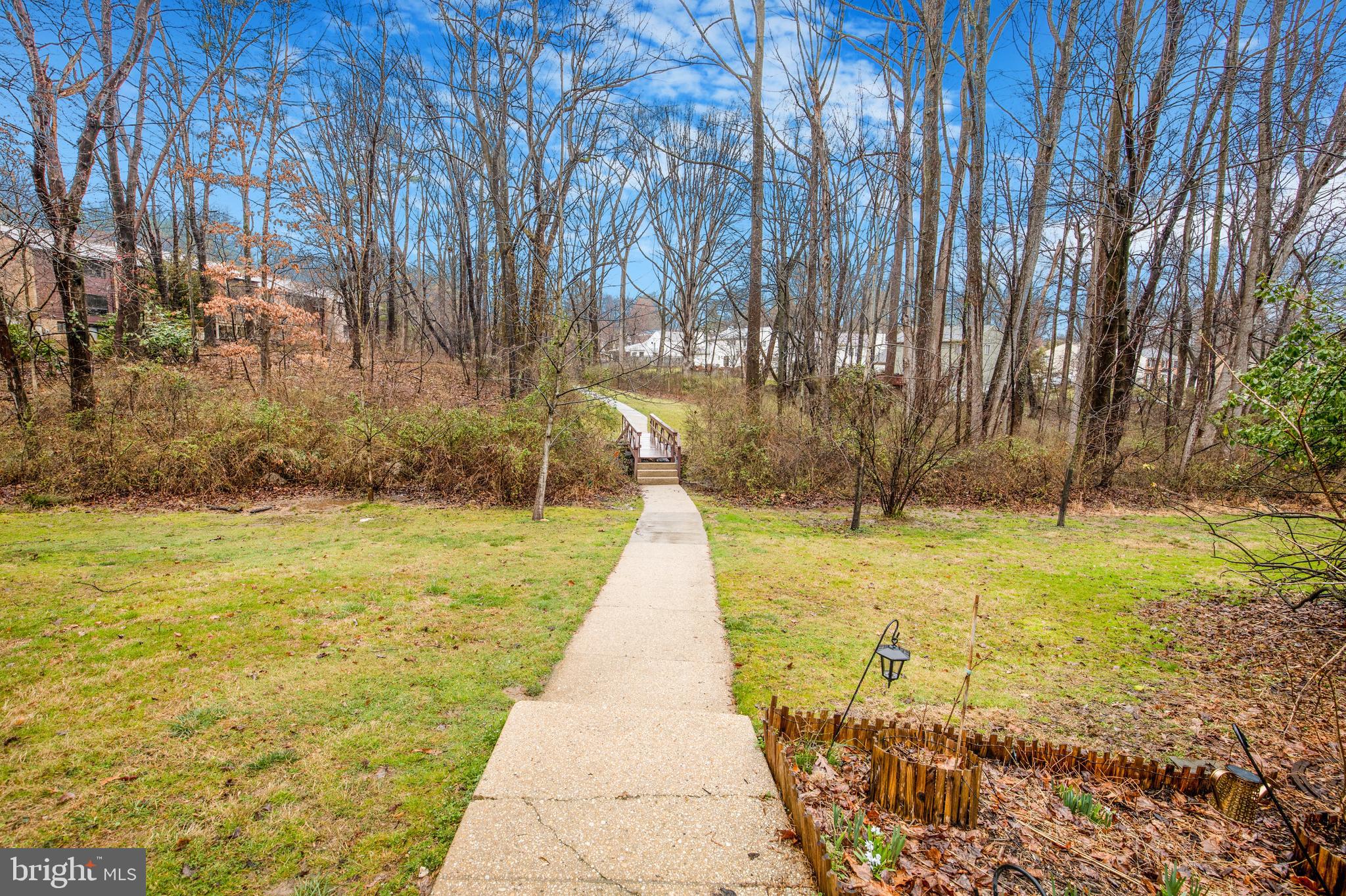 REDLAND STATION - Residential Lease