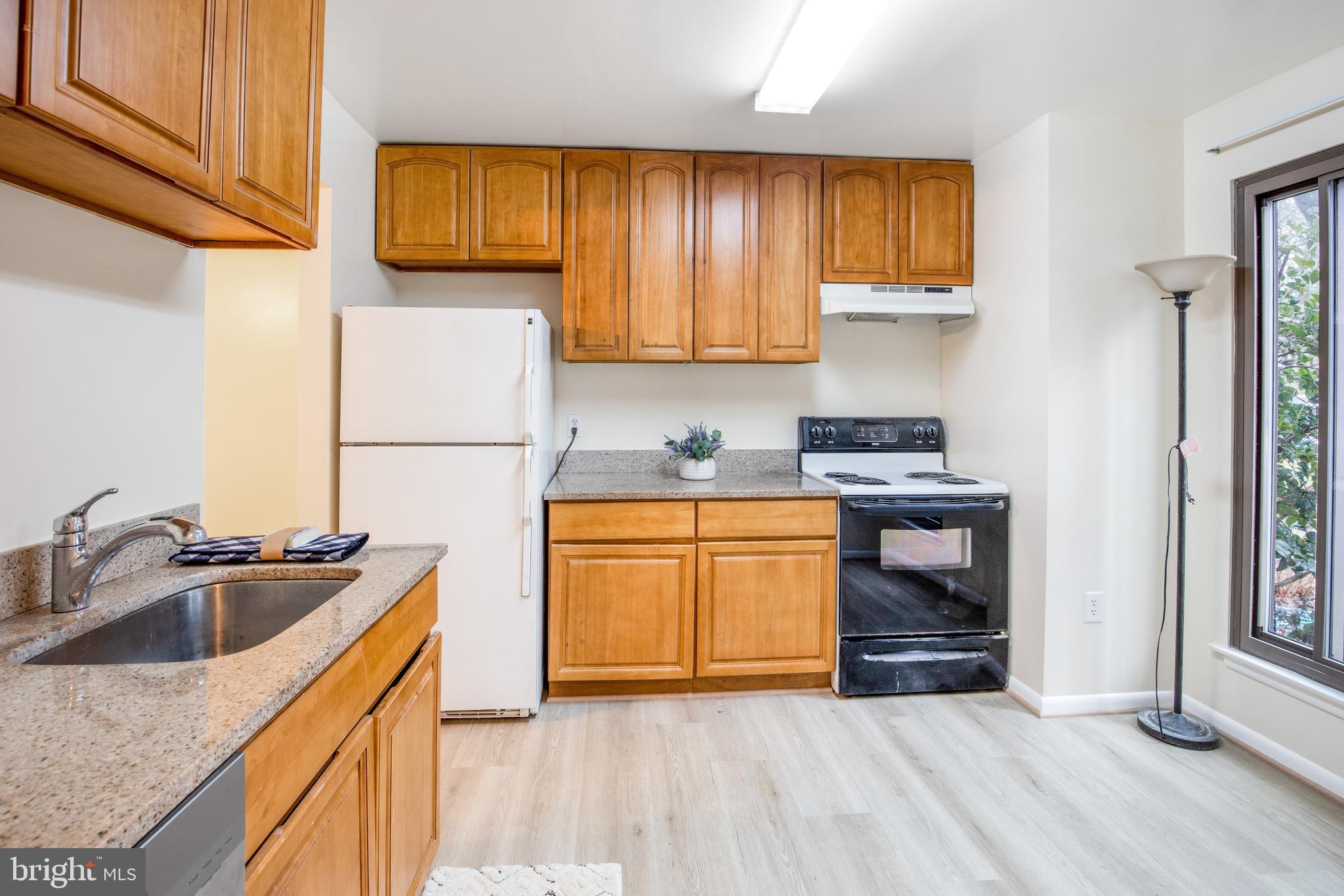 REDLAND STATION - Residential Lease