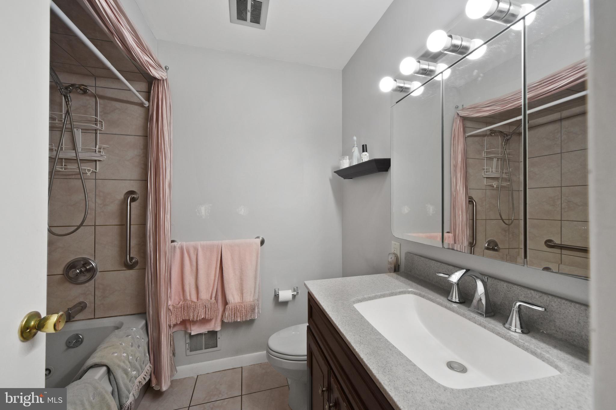 ADVOCATE HILL FARMS - Residential