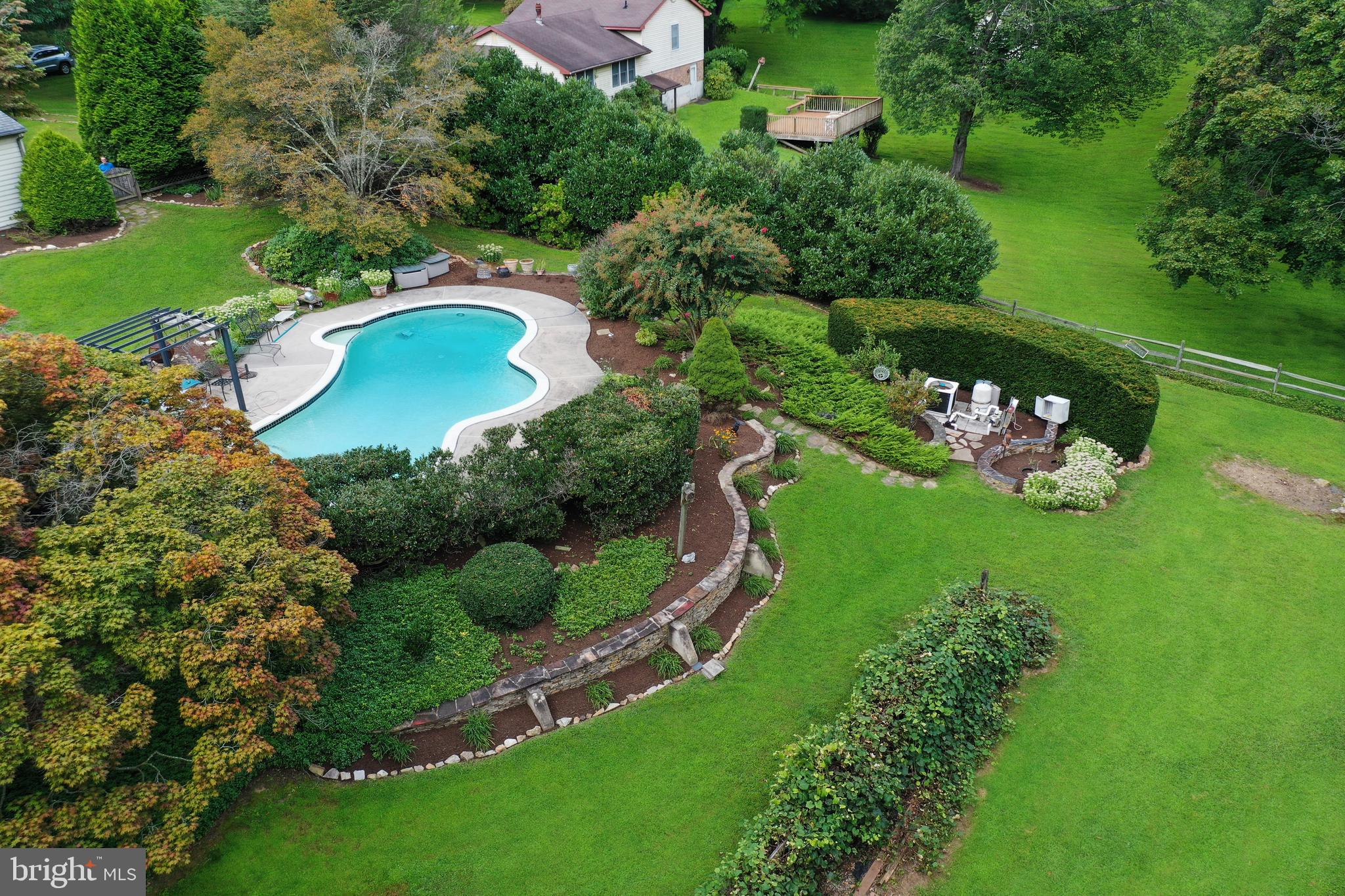 ADVOCATE HILL FARMS - Residential