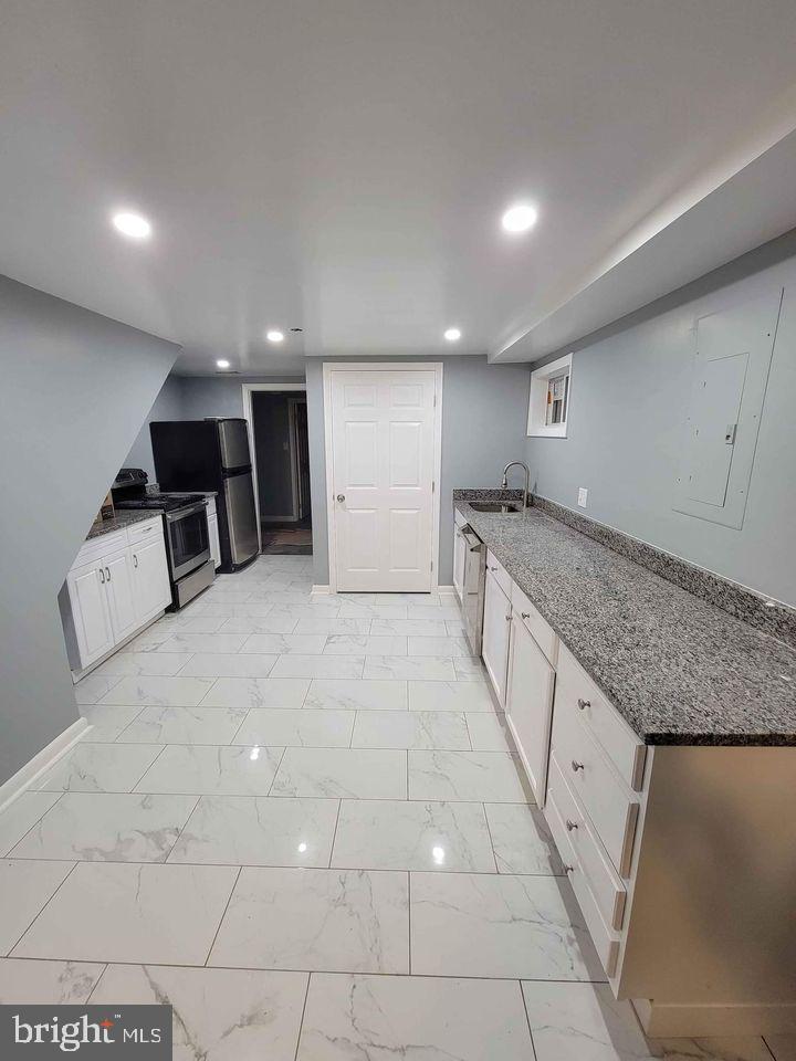 TRUEMAN HEIGHTS - Residential Lease