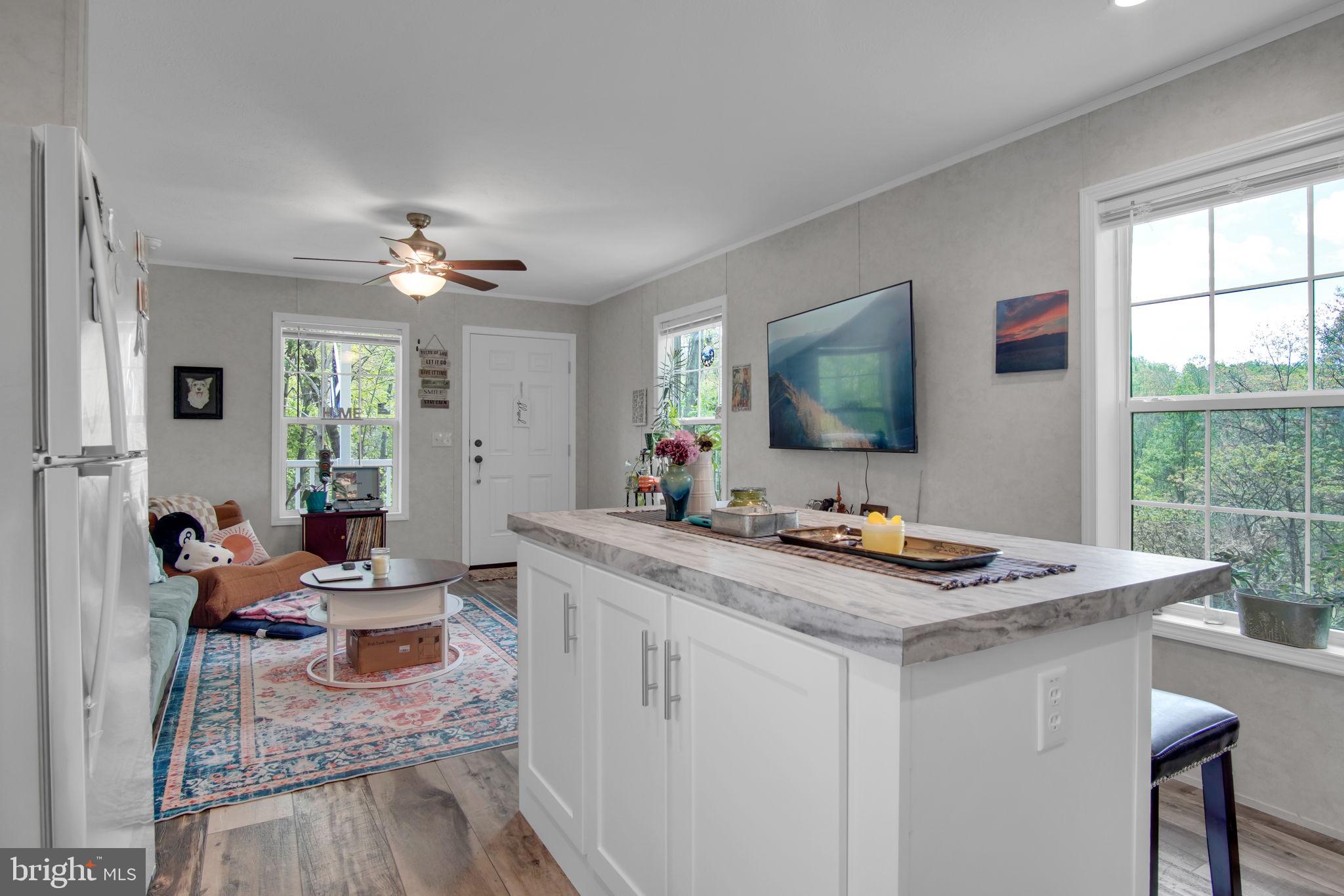 MOUNTAIN VIEW MHC - Residential