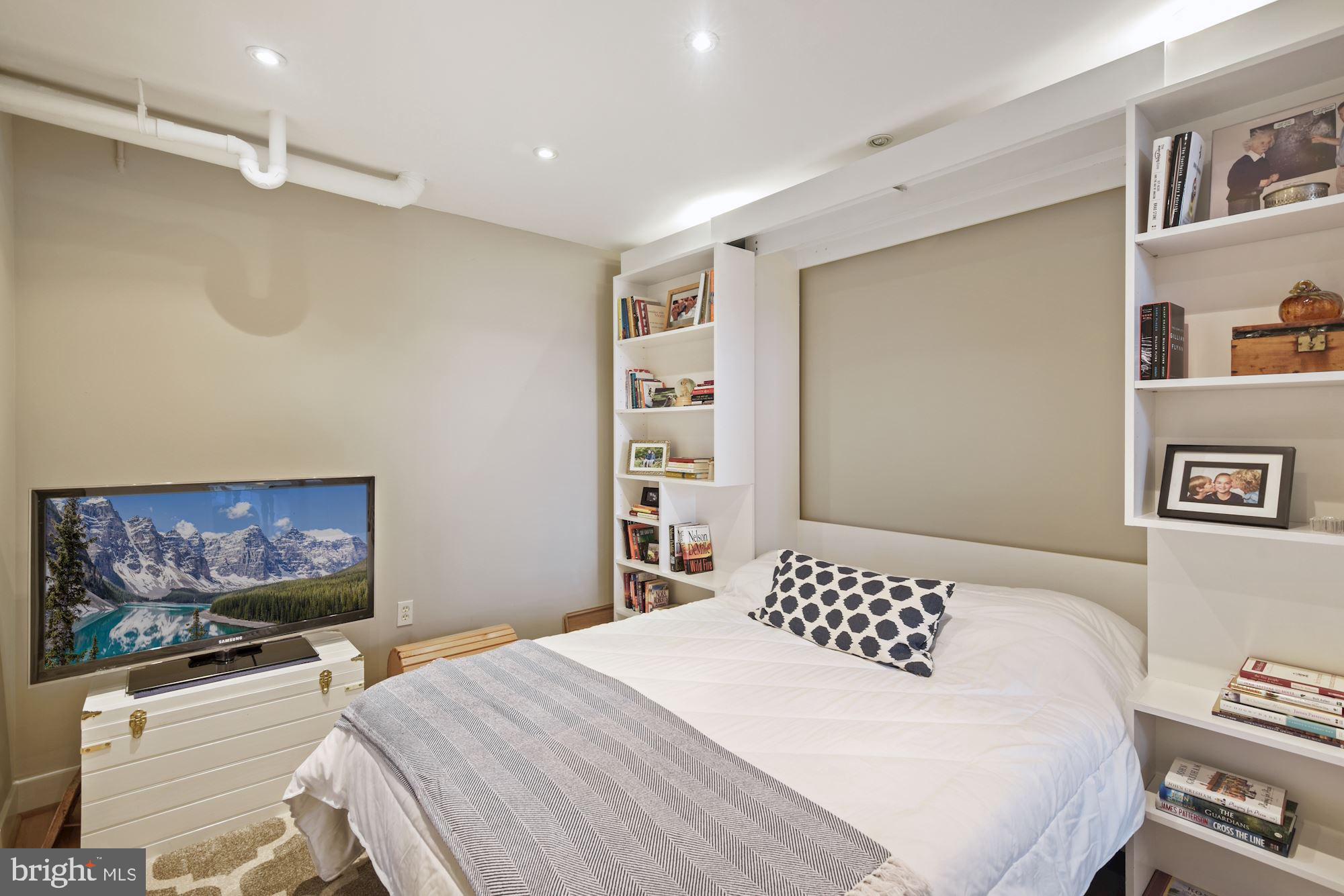 SILVER SPRING - Residential