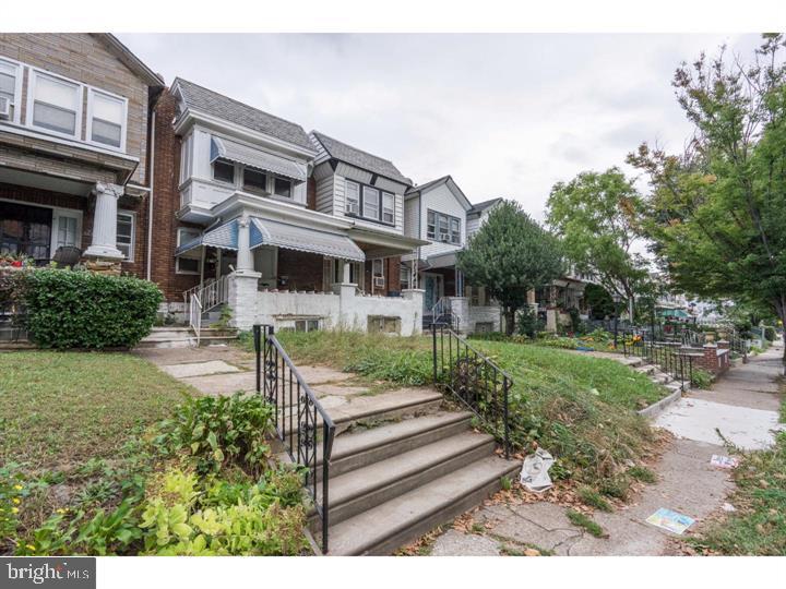 A fantastic investment opportunity in a prime location! This beautiful property is currently vacant for the ground unit and tenant occupied upstairs. Tenant is consistently paying on time $900/month. Great opportunity to add value and increase cash flow. Located in Fern Rock, this duplex offers easy access to Philadelphia and is also close to schools, public transportation and major highways. Don't wait, take advantage of this opportunity today!
Please note property is being sold in AS IS condition.