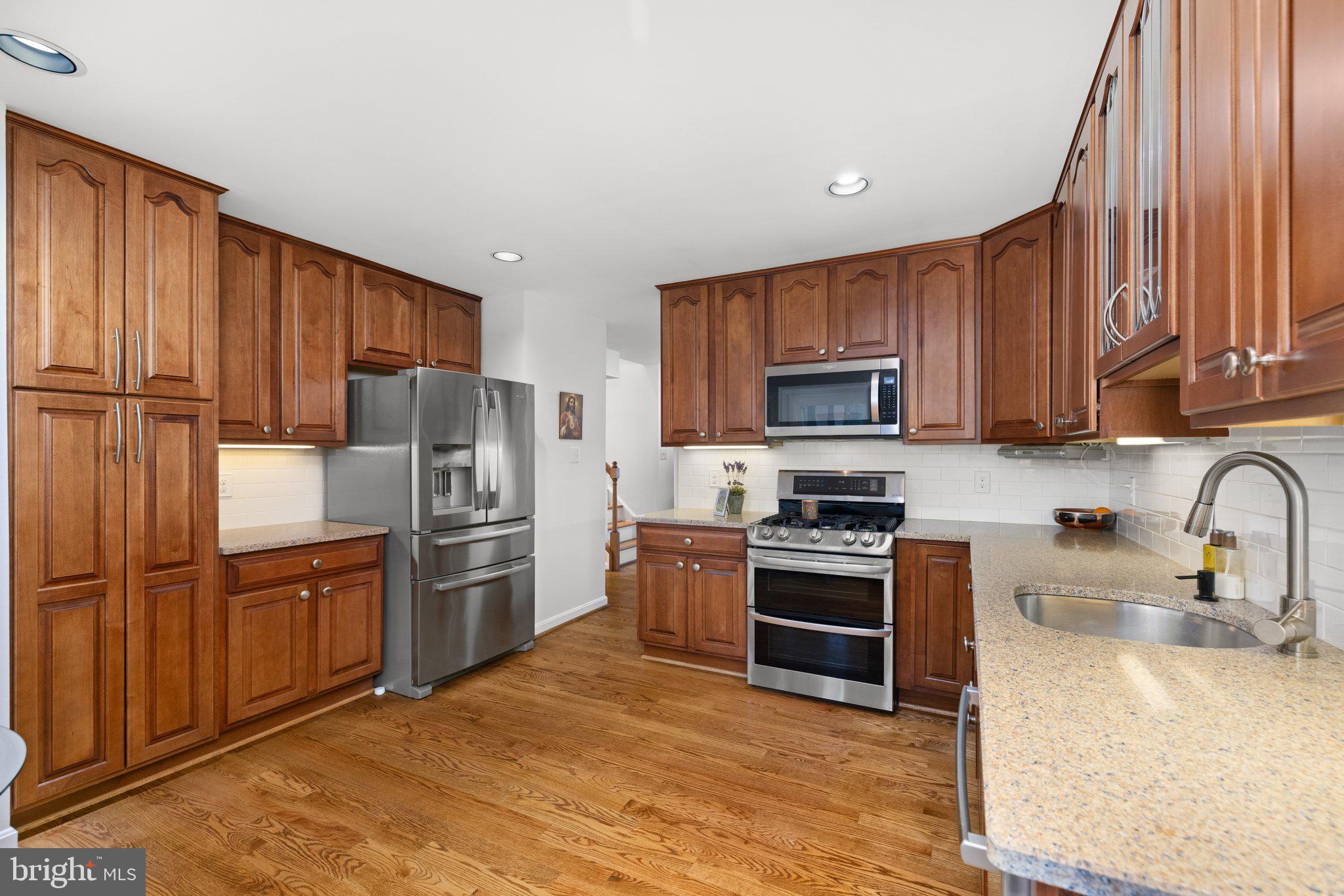 LONGWOOD KNOLLS - Residential