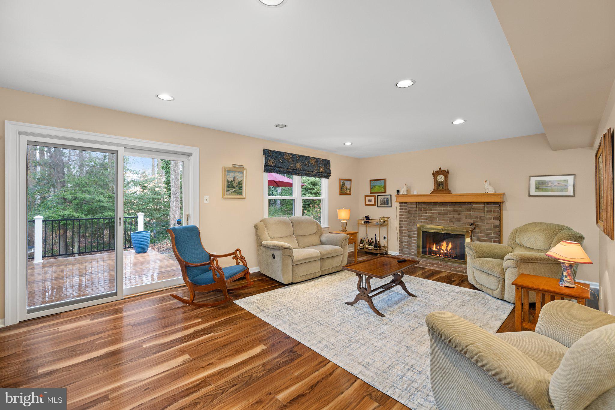 LONGWOOD KNOLLS - Residential