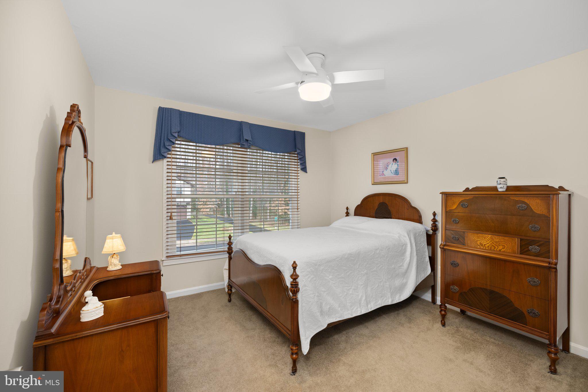 LONGWOOD KNOLLS - Residential