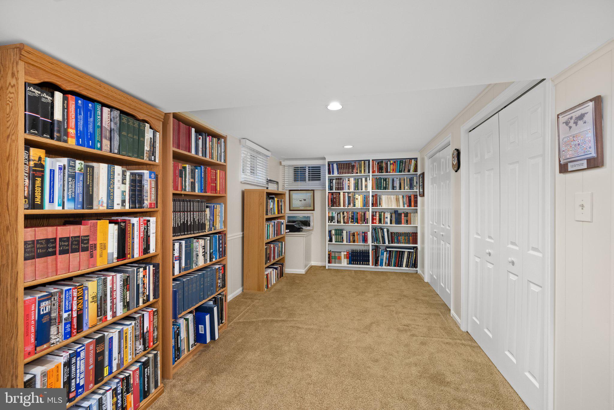 LONGWOOD KNOLLS - Residential