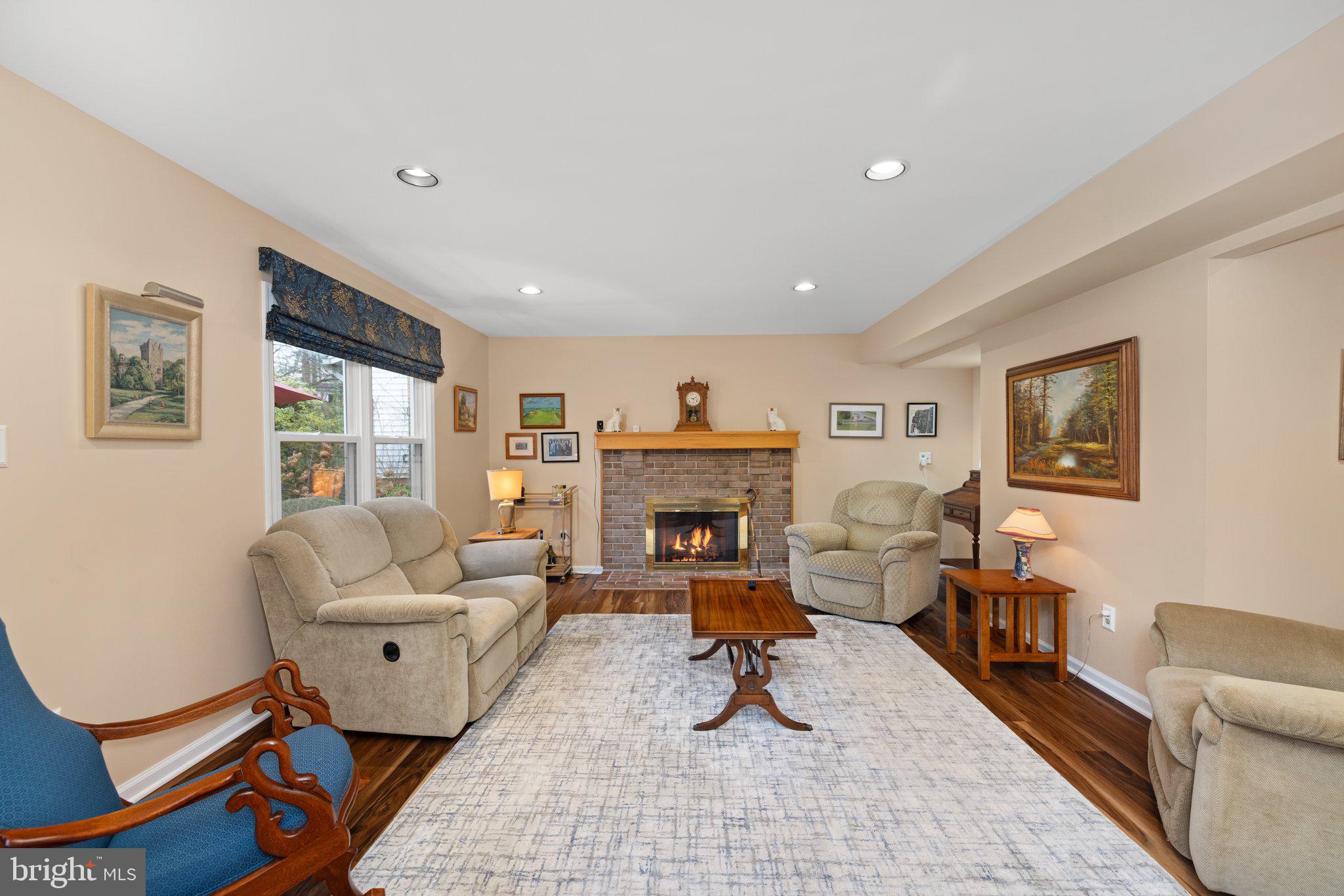 LONGWOOD KNOLLS - Residential