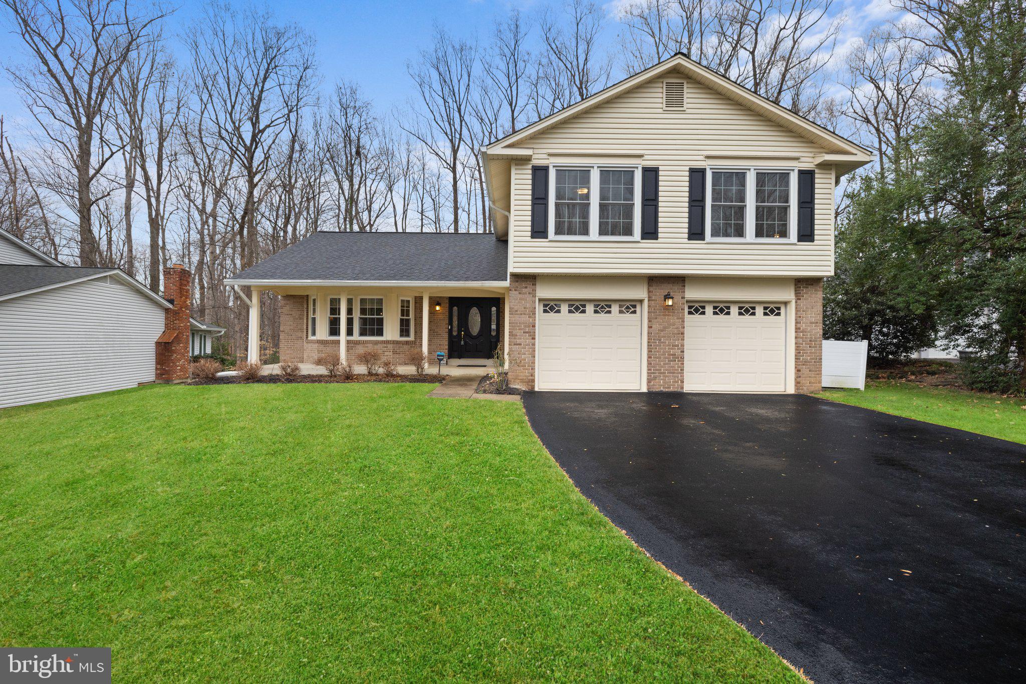 LONGWOOD KNOLLS - Residential