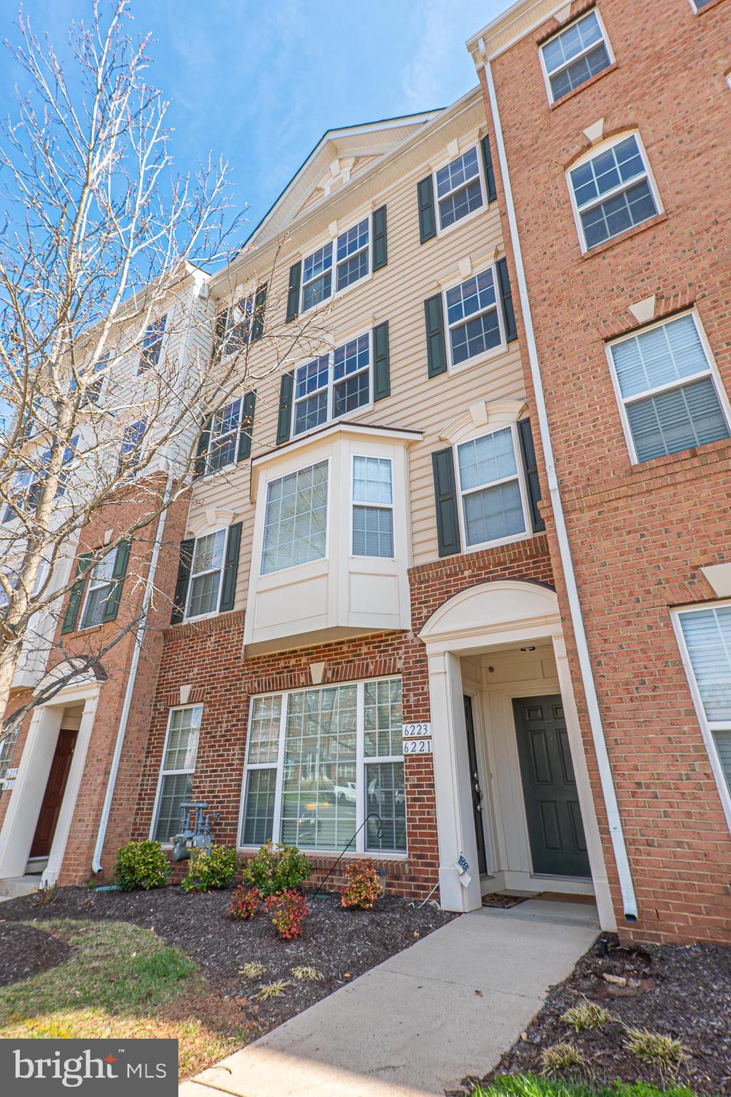 MARKET CENTER CONDOMINIUM - Residential