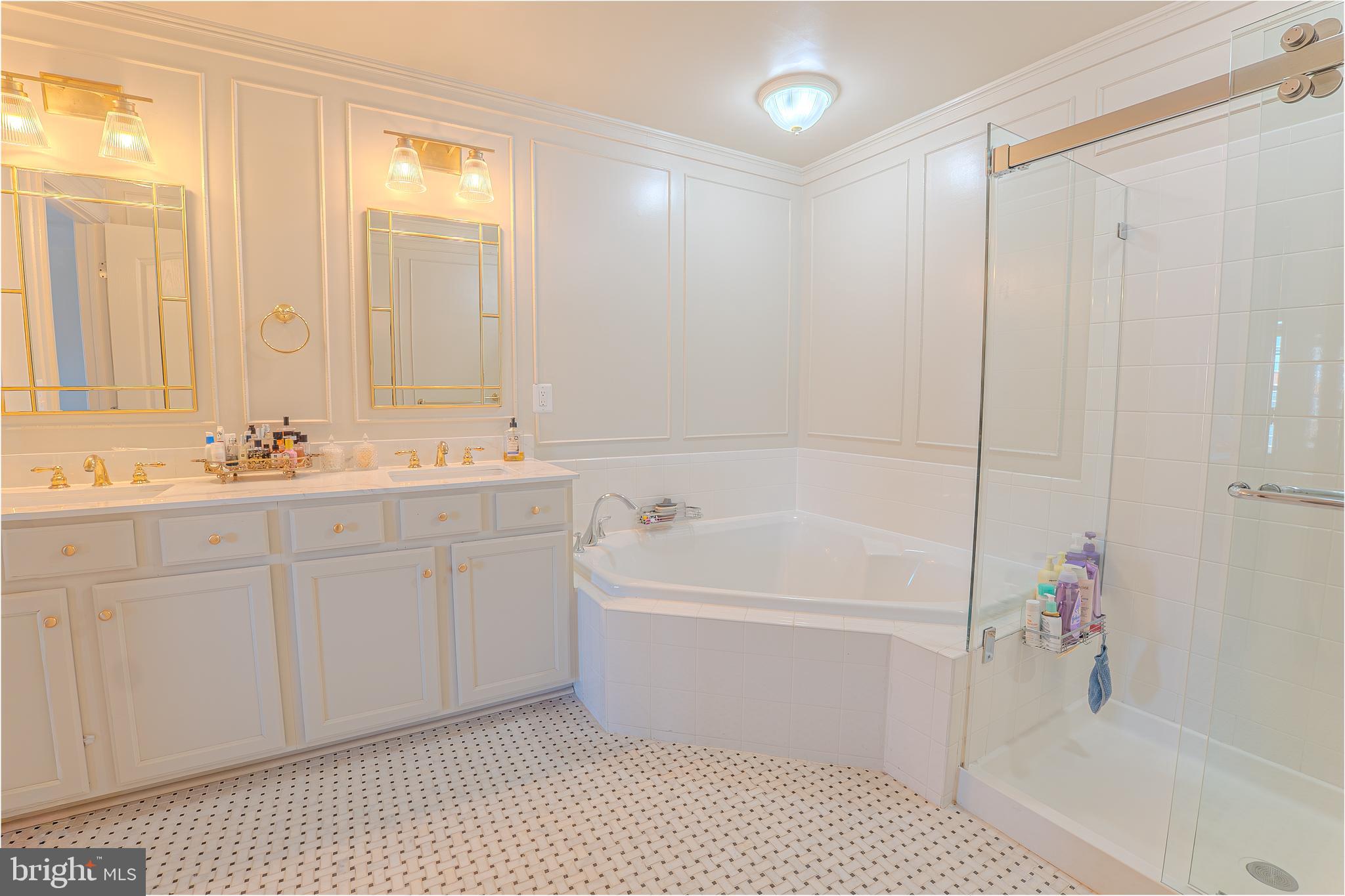 MARKET CENTER CONDOMINIUM - Residential