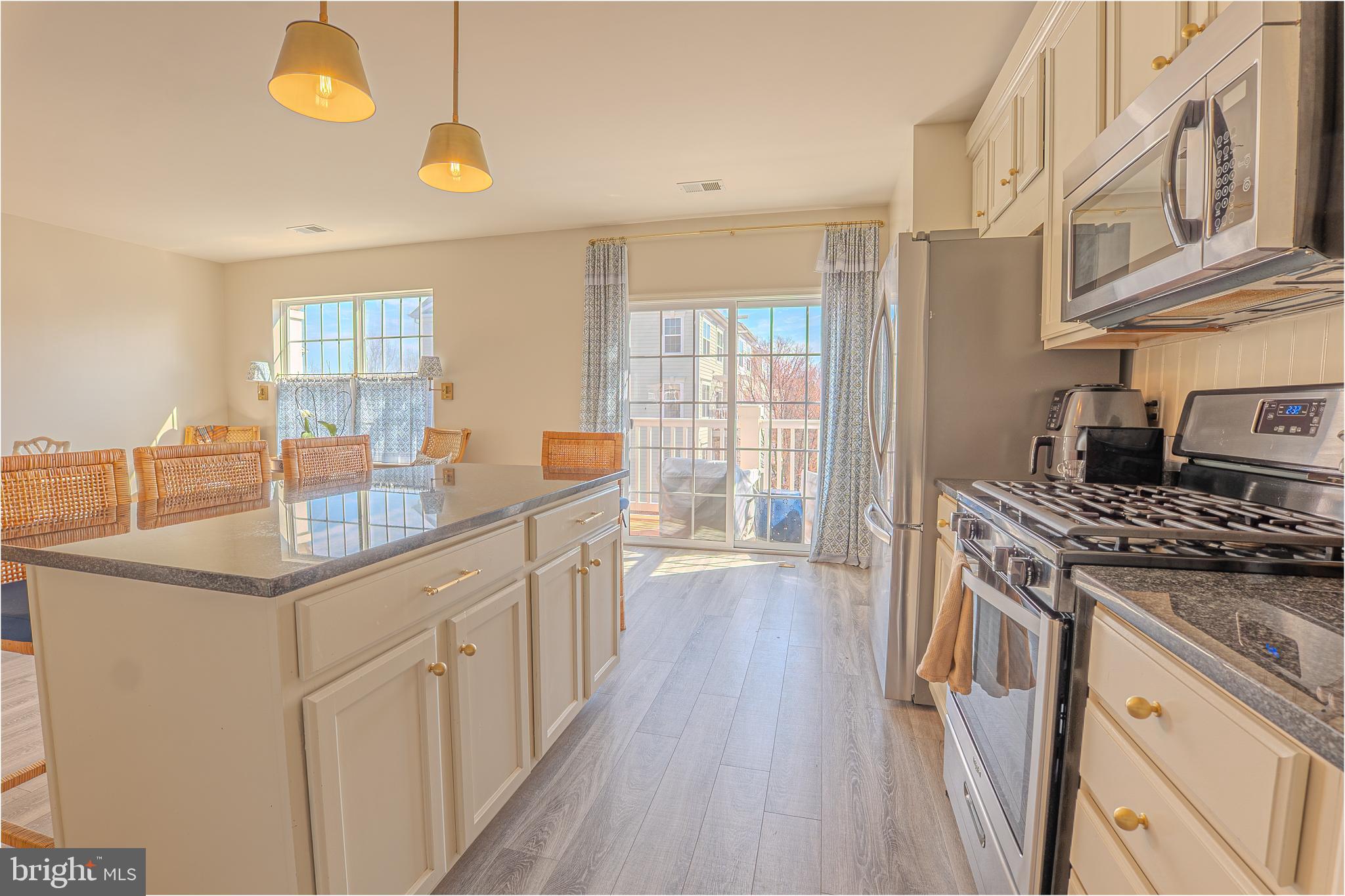 MARKET CENTER CONDOMINIUM - Residential