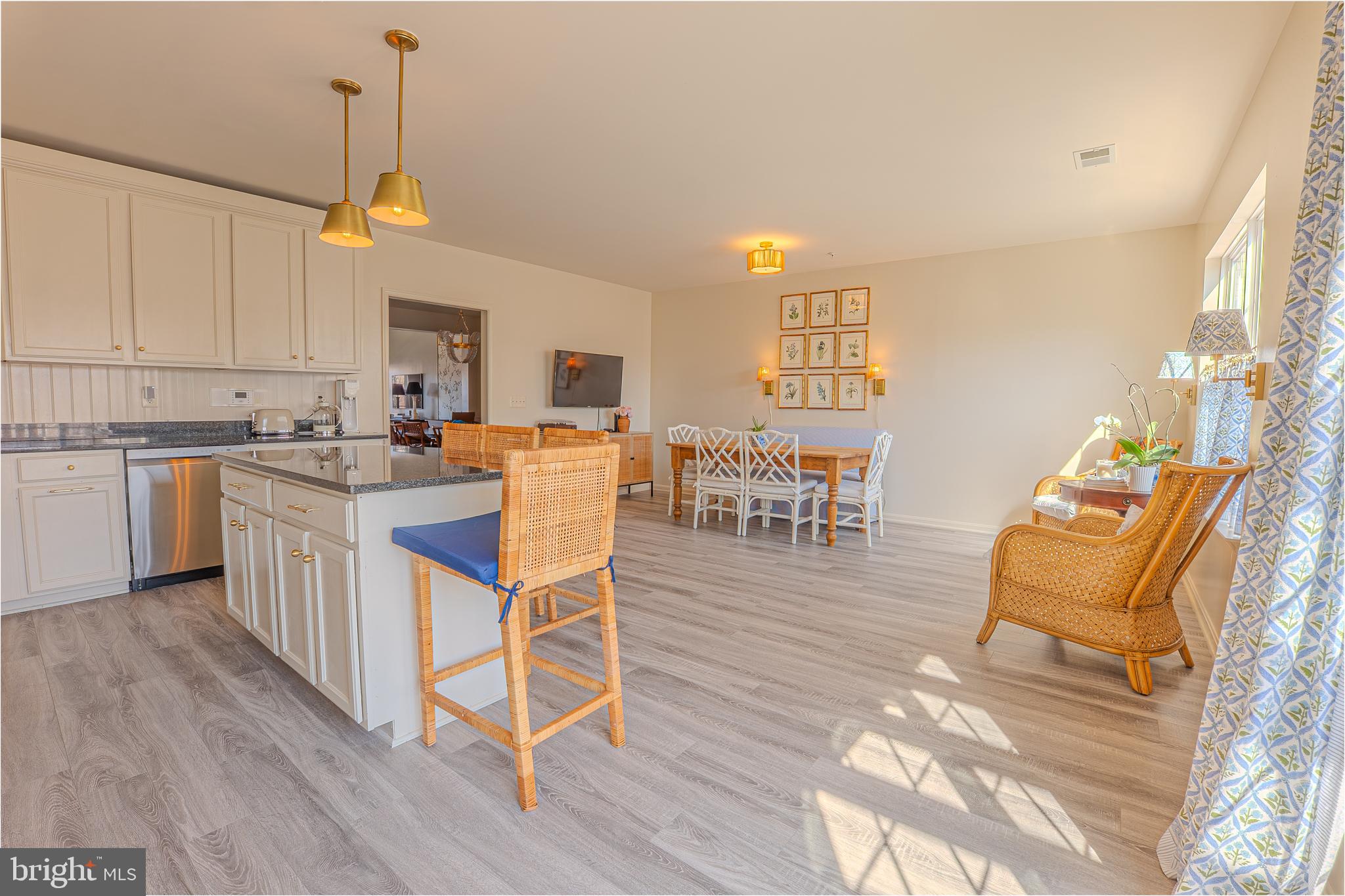 MARKET CENTER CONDOMINIUM - Residential