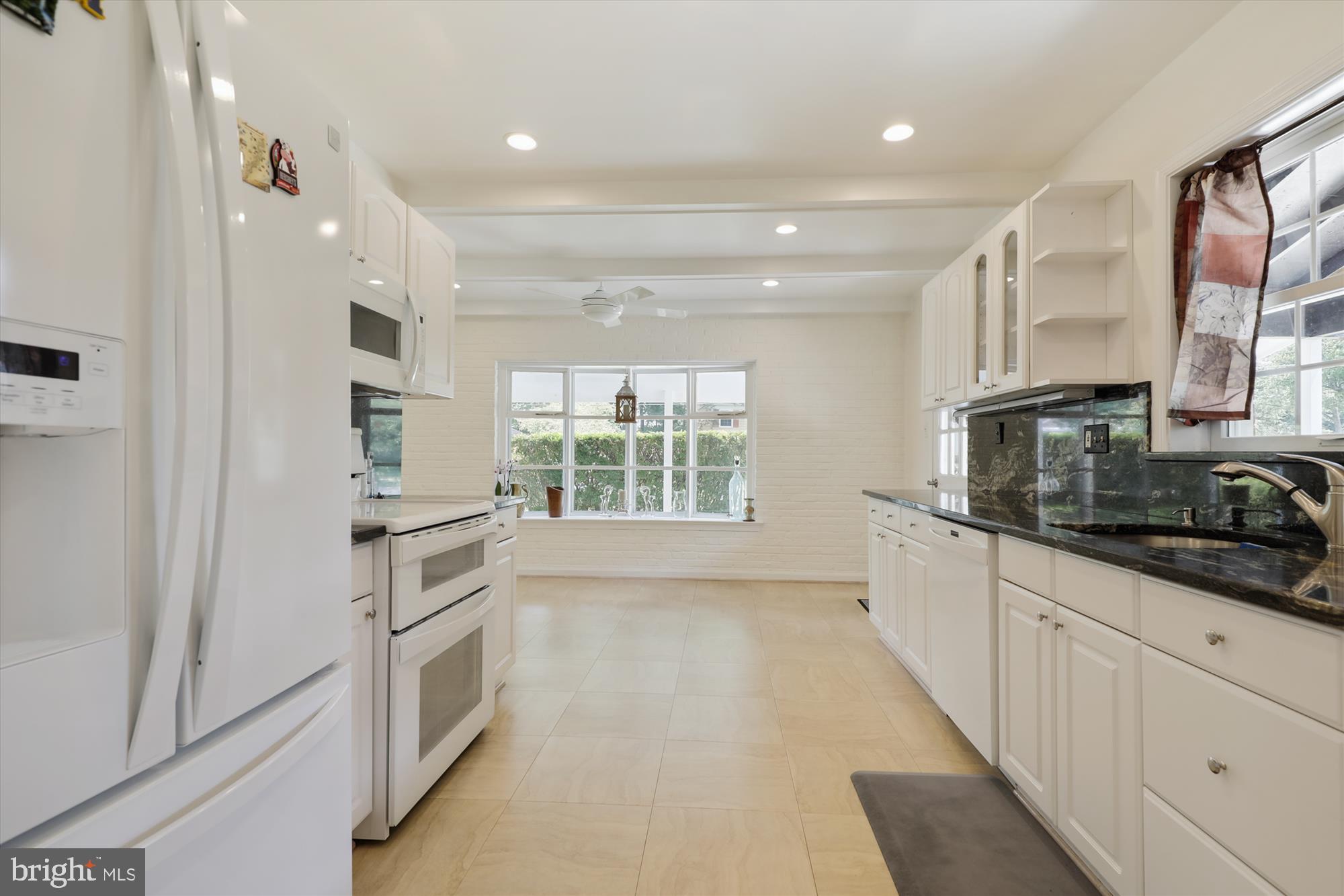 POTOMAC WOODS - Residential Lease