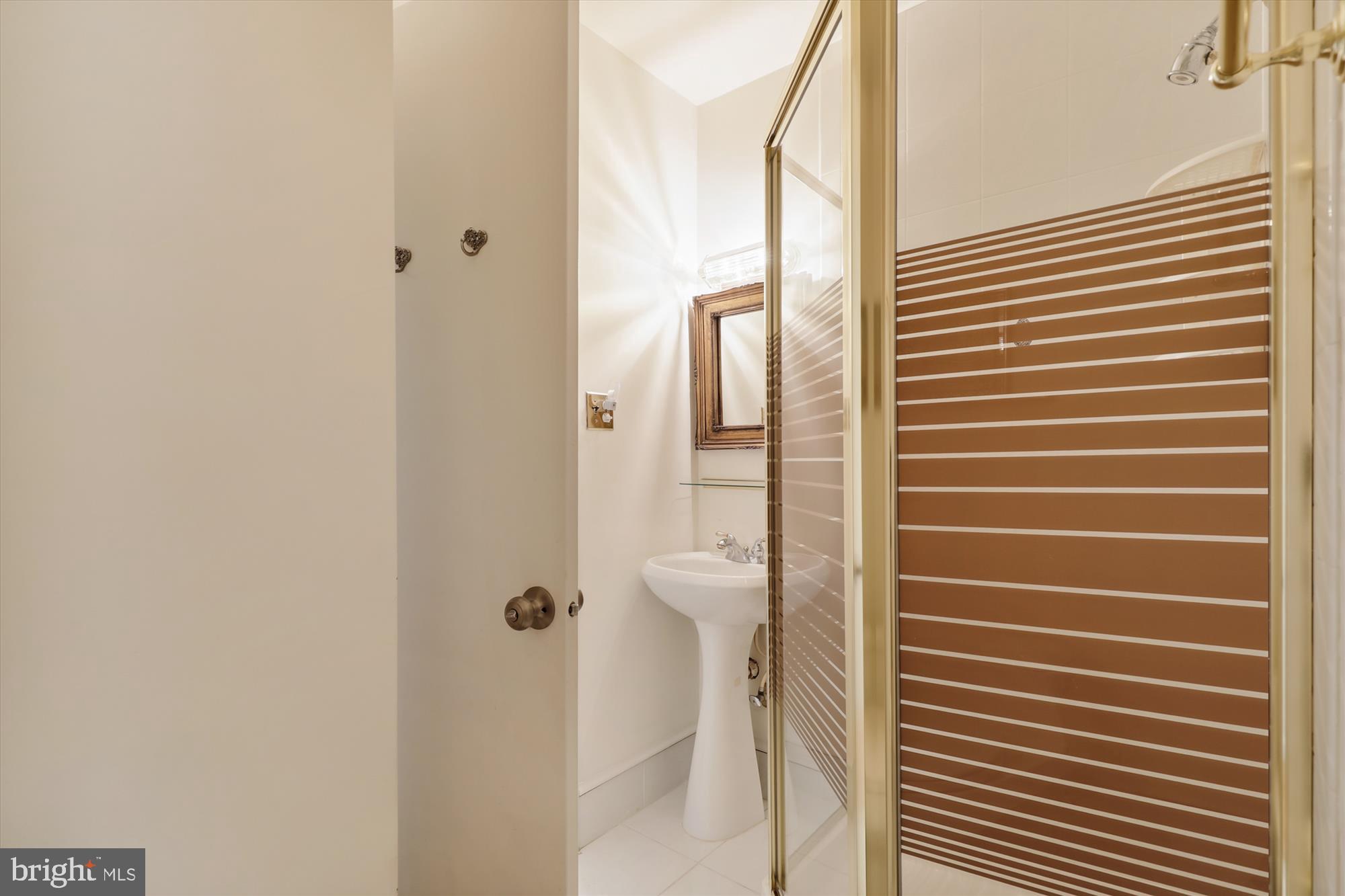 POTOMAC WOODS - Residential Lease