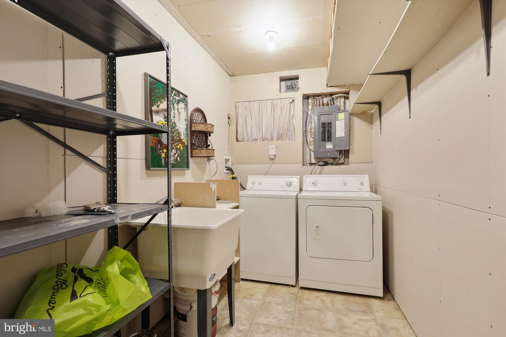 POTOMAC WOODS - Residential Lease