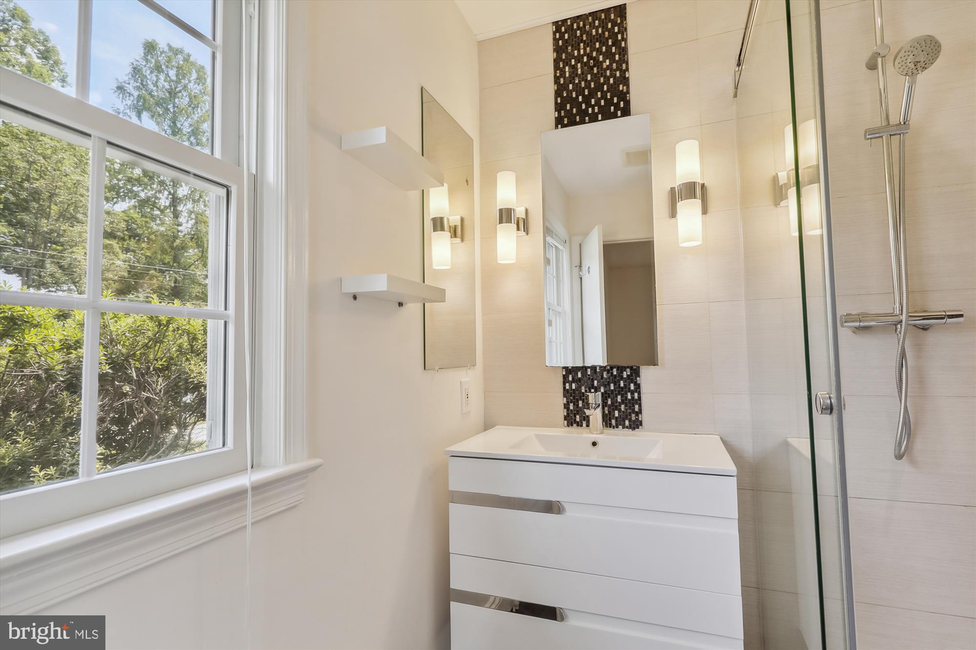 POTOMAC WOODS - Residential Lease