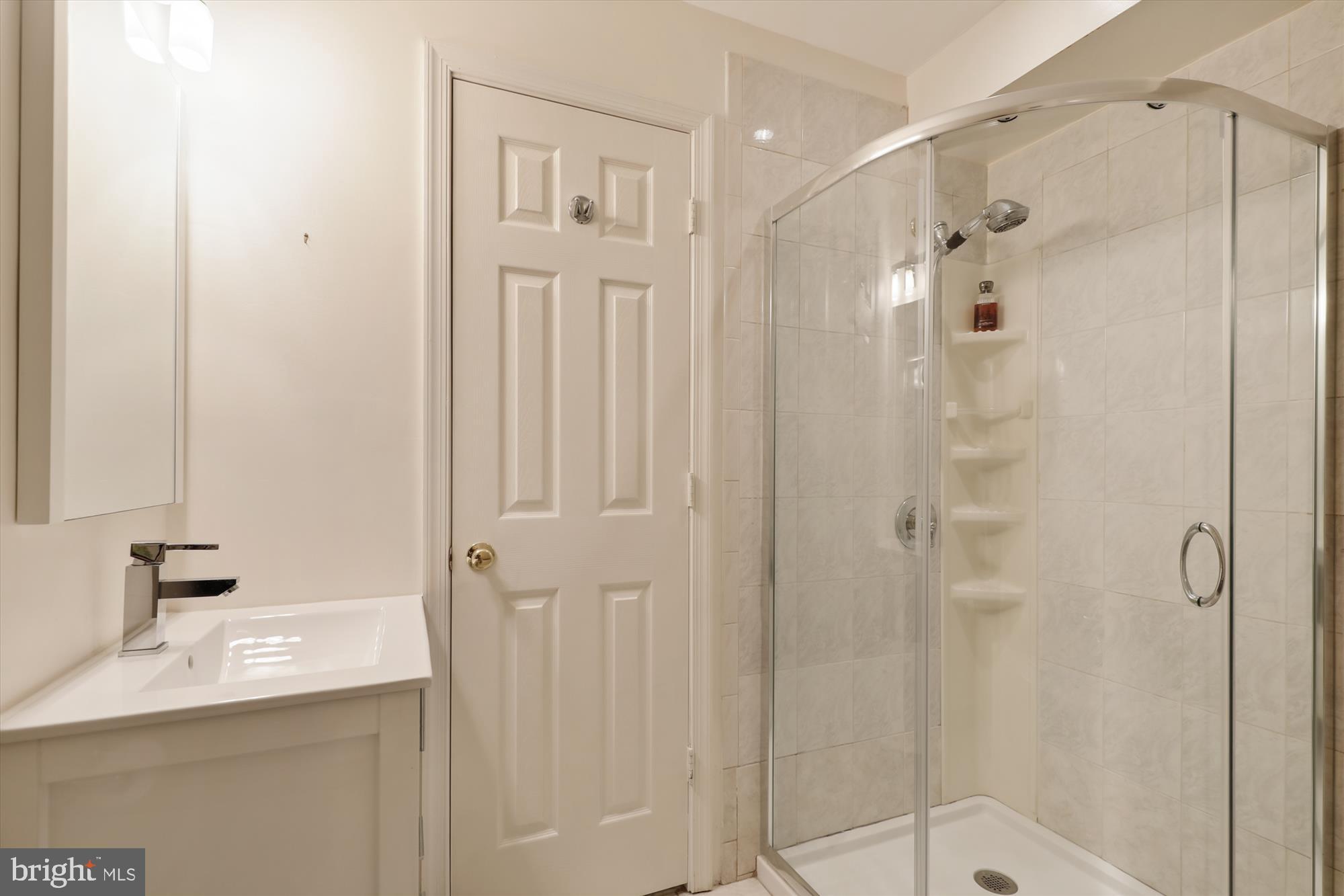 POTOMAC WOODS - Residential Lease