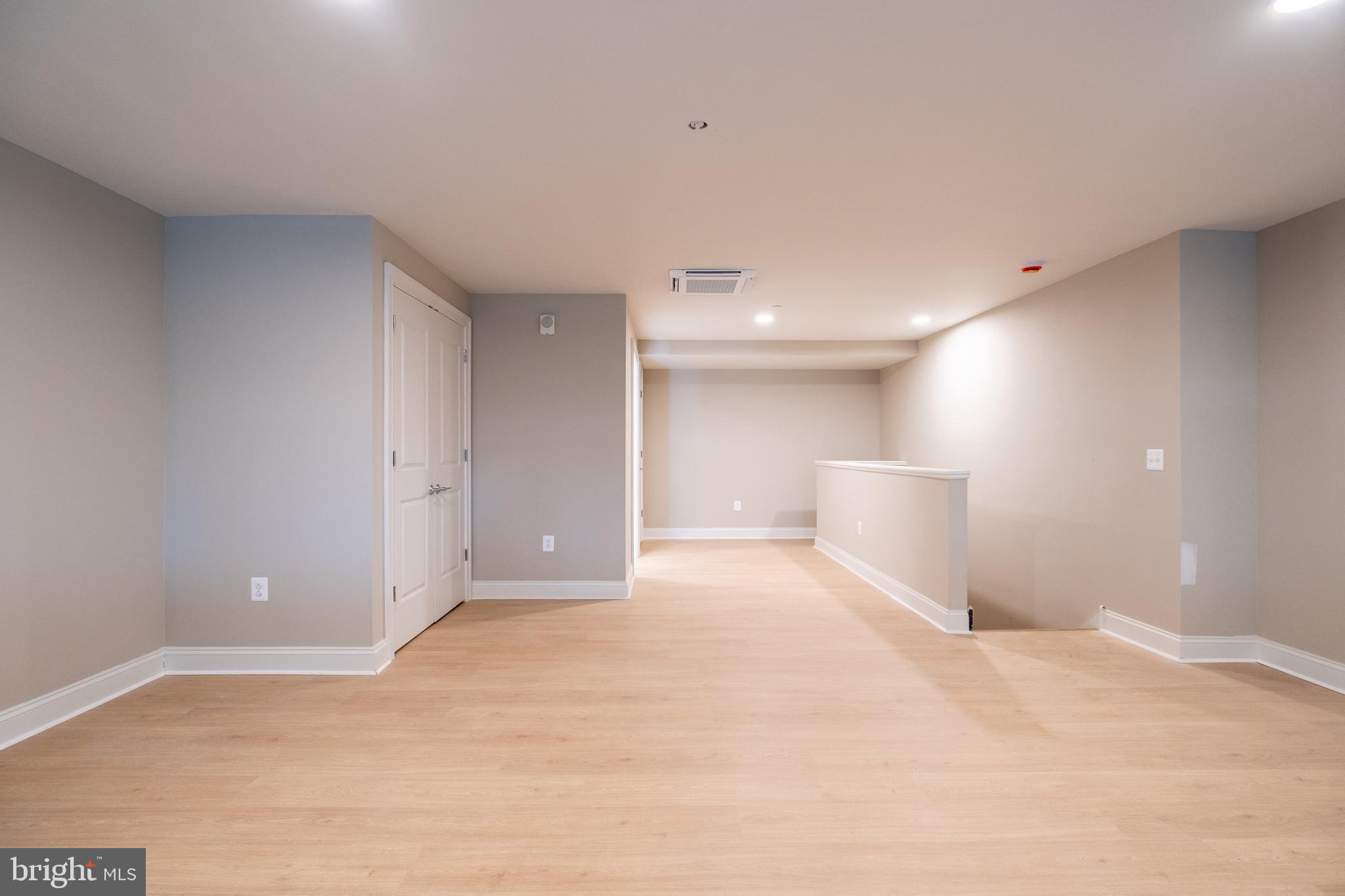 LOGAN SQUARE - Residential Lease