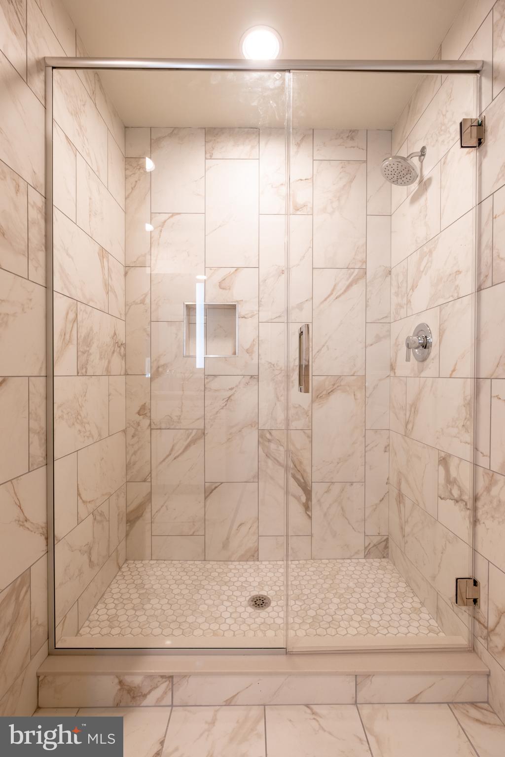 LOGAN SQUARE - Residential Lease