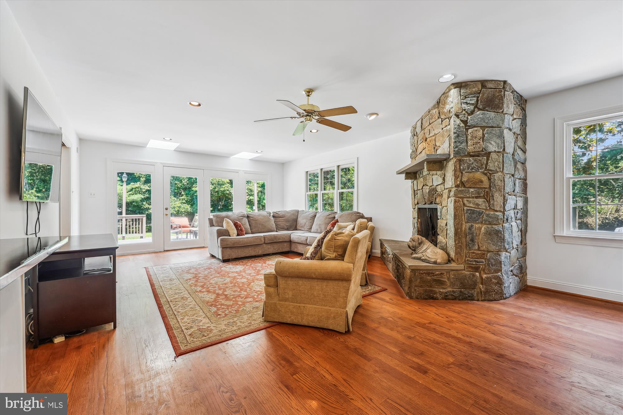 FALLS BEND - Residential