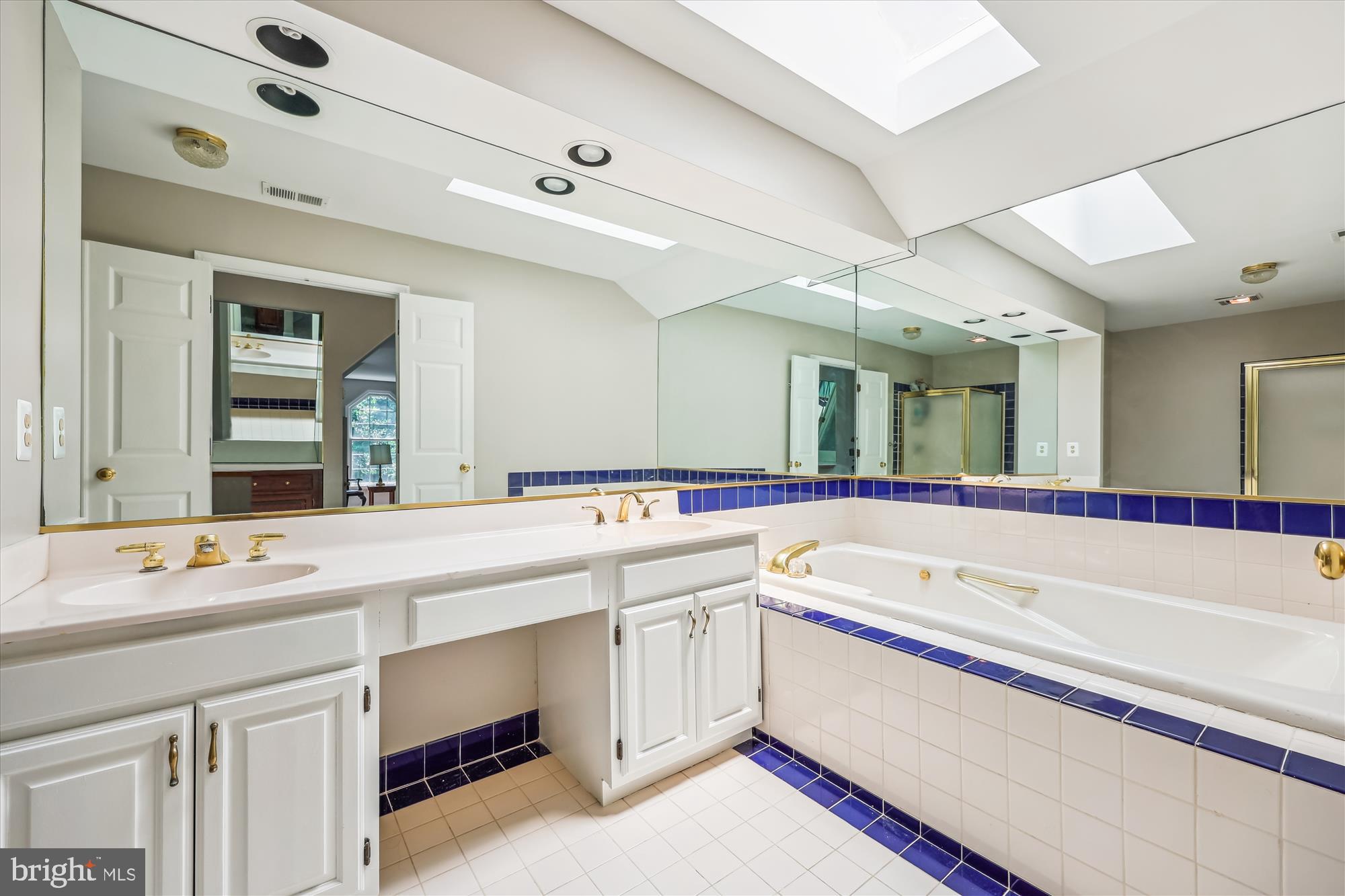 FALLS BEND - Residential