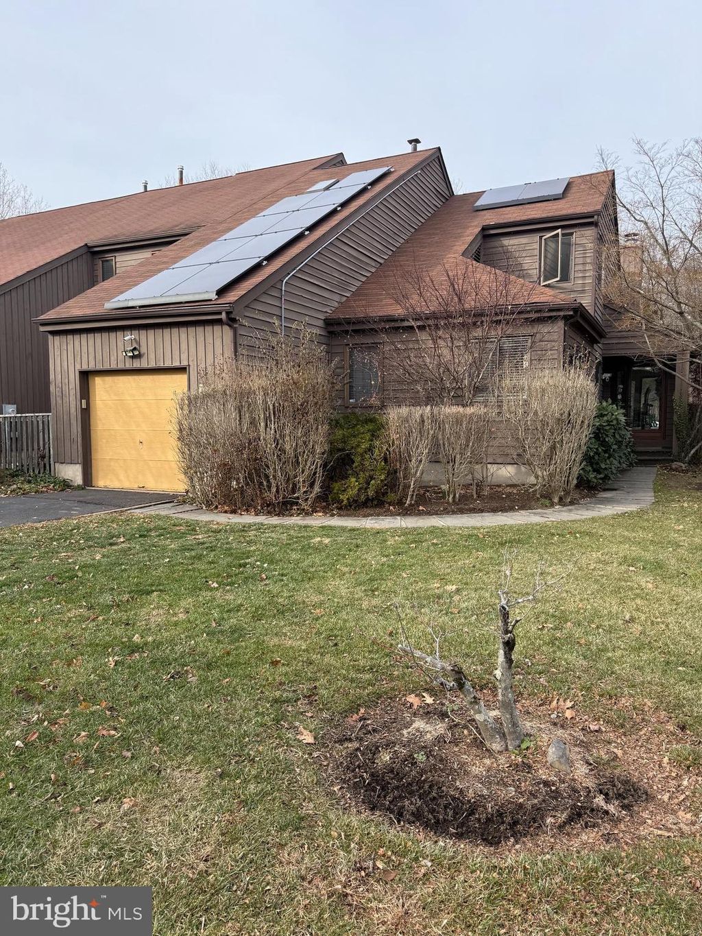 Photo of 18 Jacob Court, TRENTON, NJ 08628 (MLS # NJME2070652)