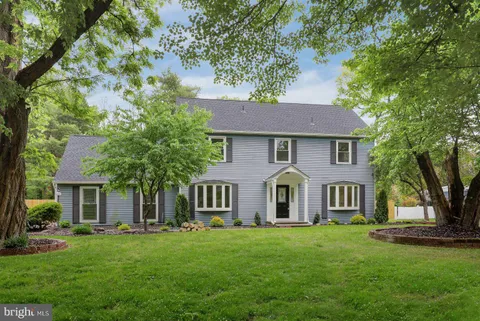 24 Riverview Drive, Ewing, NJ MLS: NJME2077384