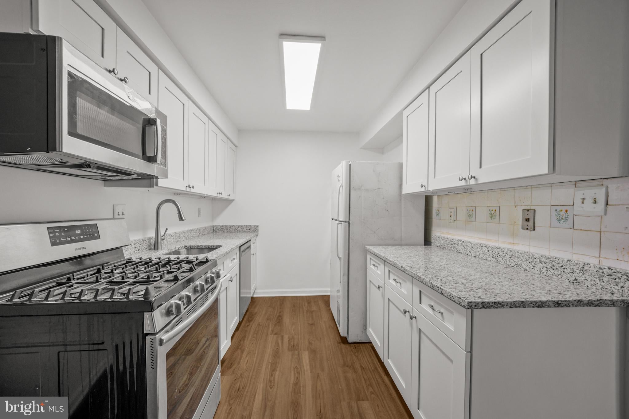 300 BYBERRY ROAD 00 L6