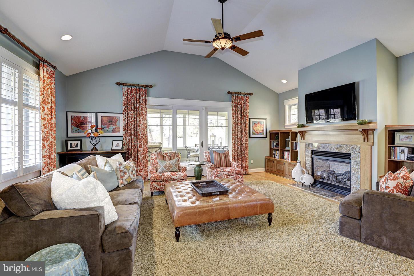 MCLEAN MANOR - Residential