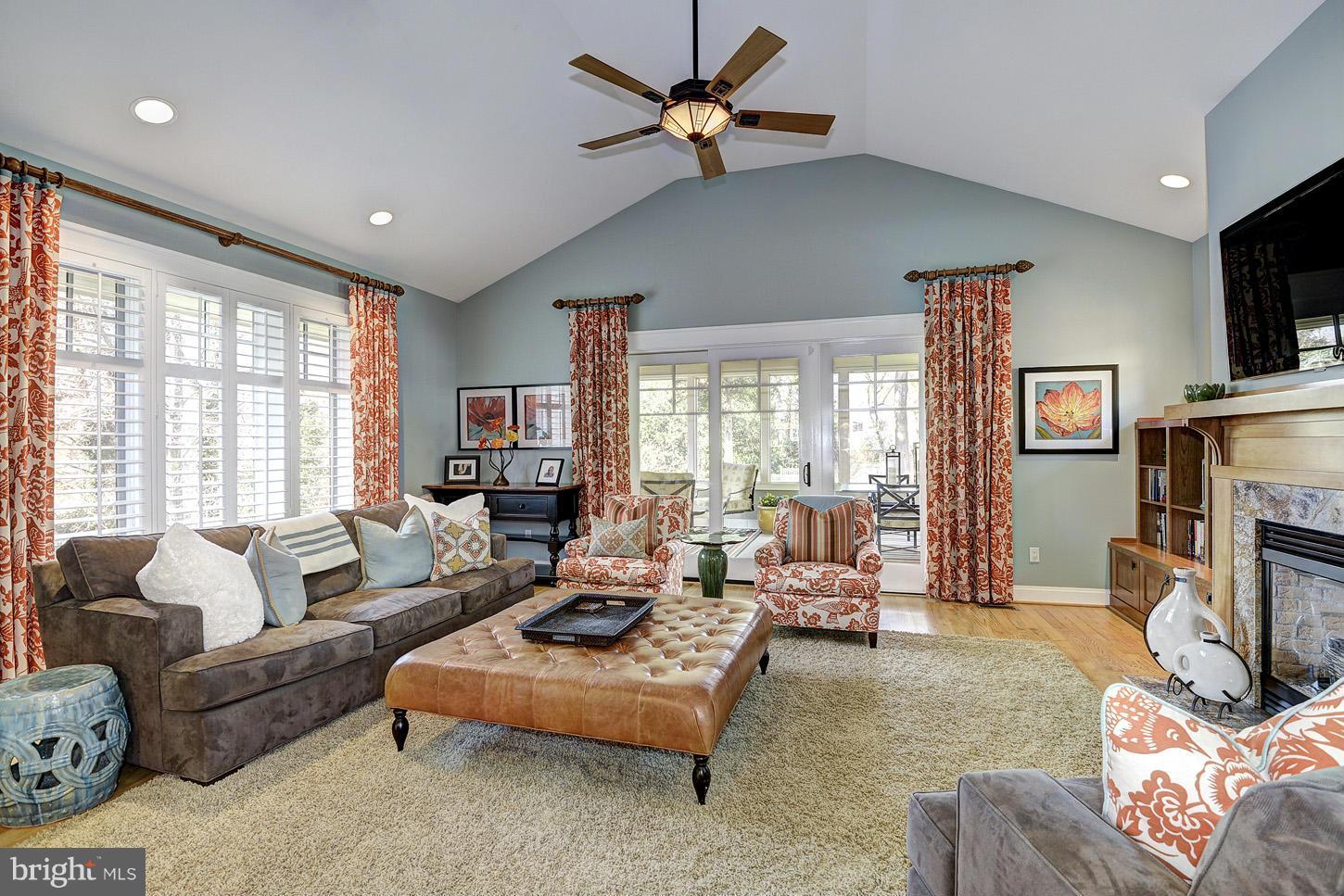 MCLEAN MANOR - Residential