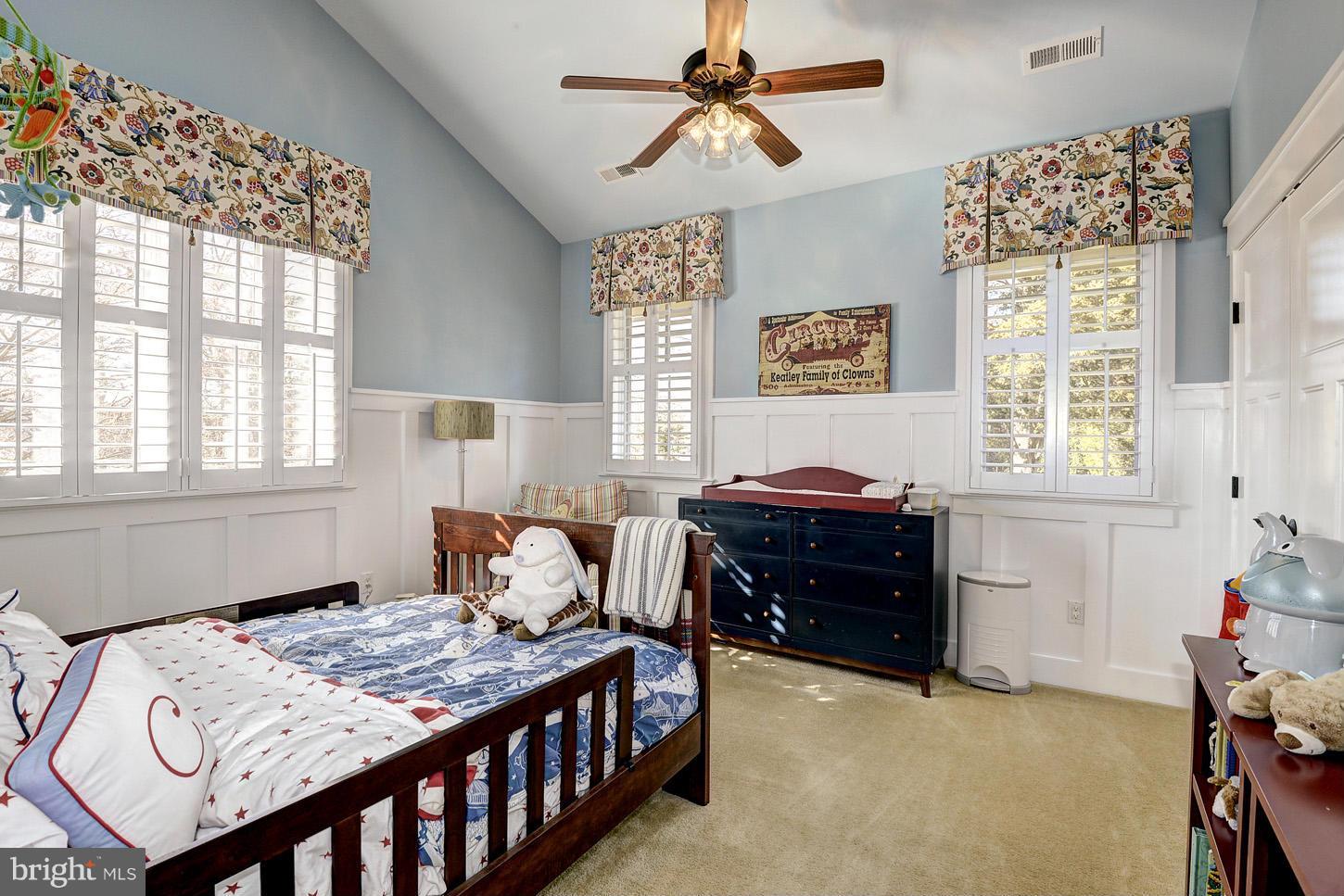 MCLEAN MANOR - Residential