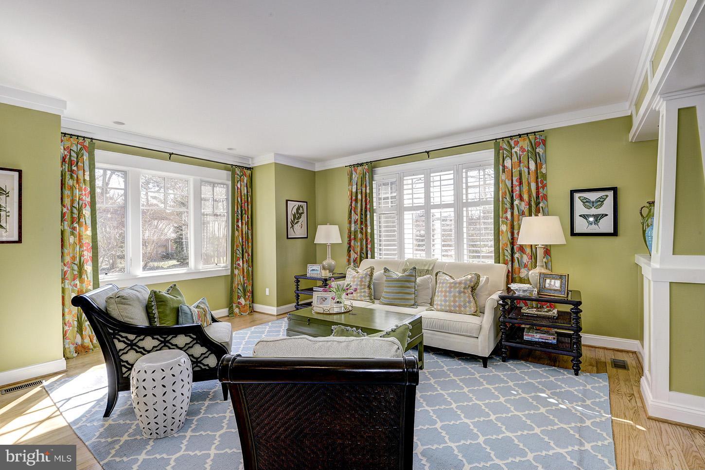 MCLEAN MANOR - Residential