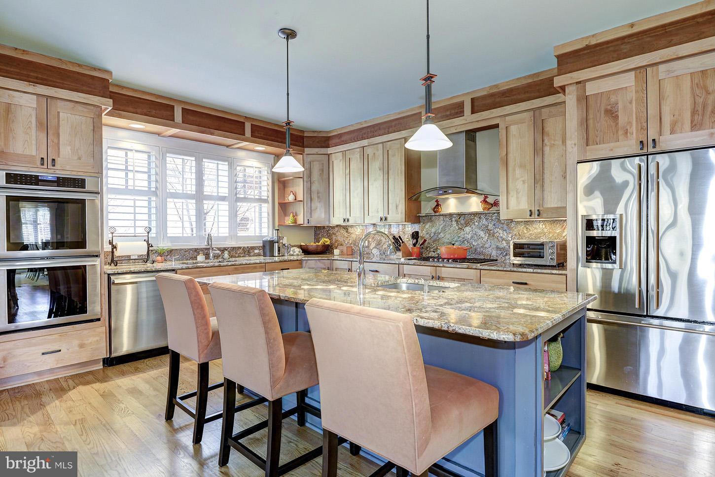 MCLEAN MANOR - Residential