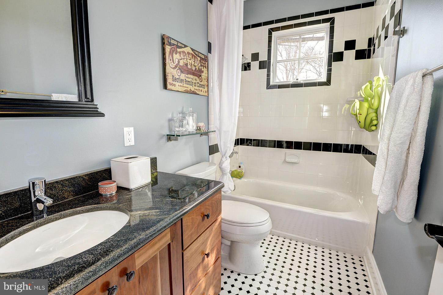 MCLEAN MANOR - Residential