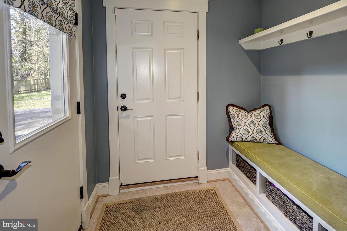 MCLEAN MANOR - Residential