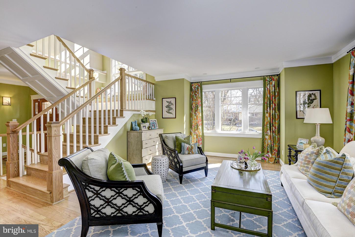 MCLEAN MANOR - Residential