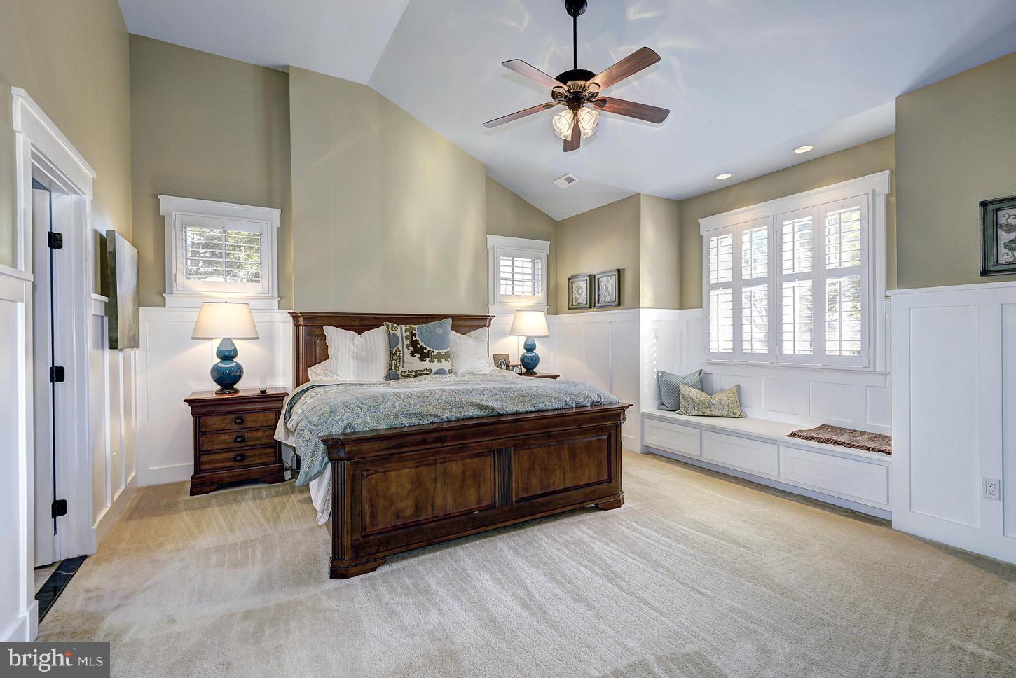 MCLEAN MANOR - Residential