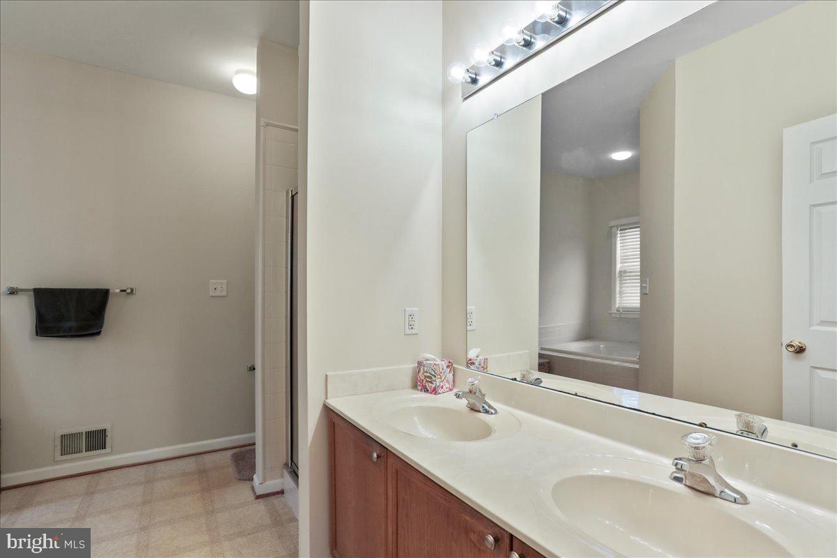 STONEBRIDGE - Residential