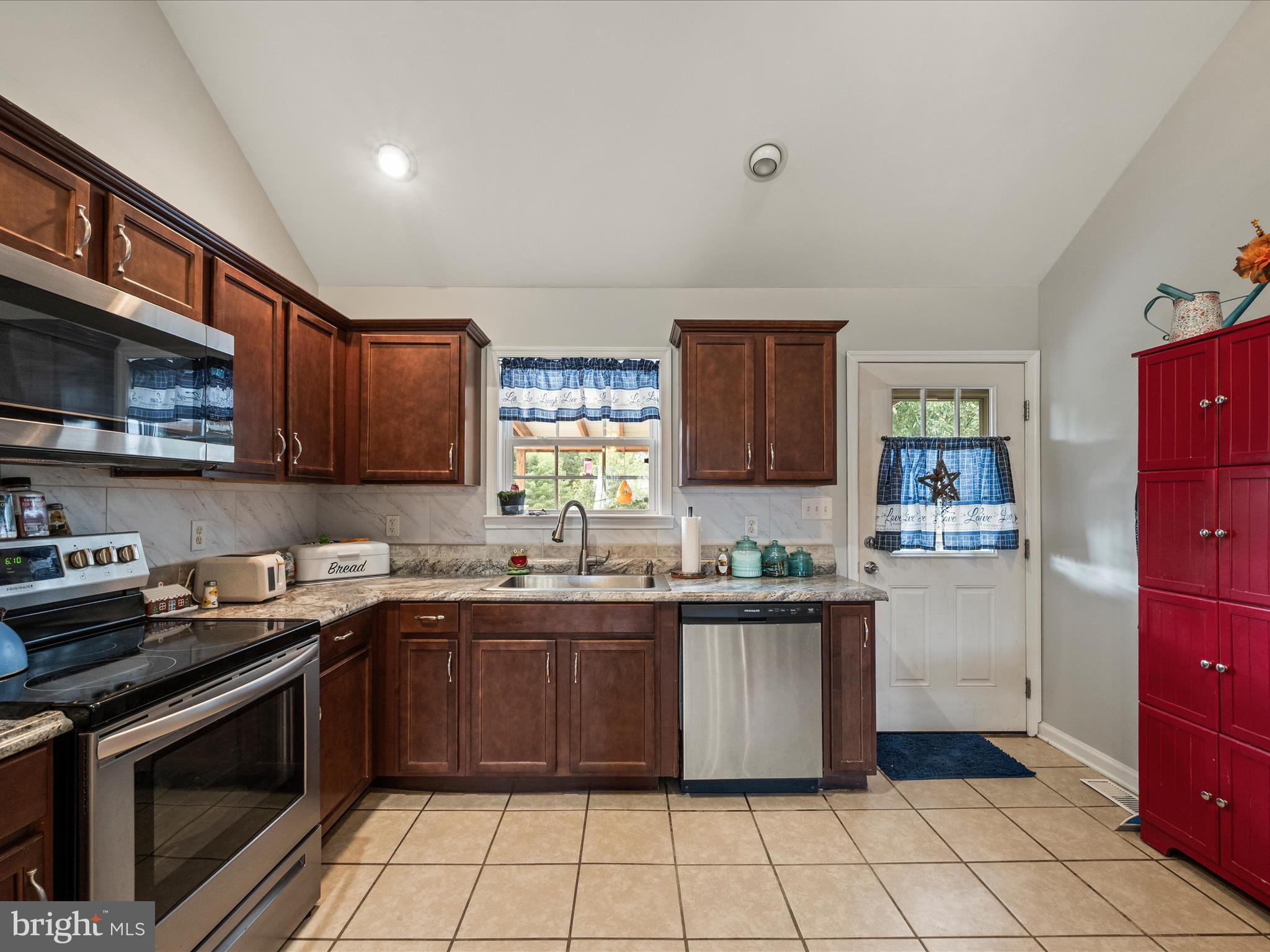 MOHR'S LANDING - Residential