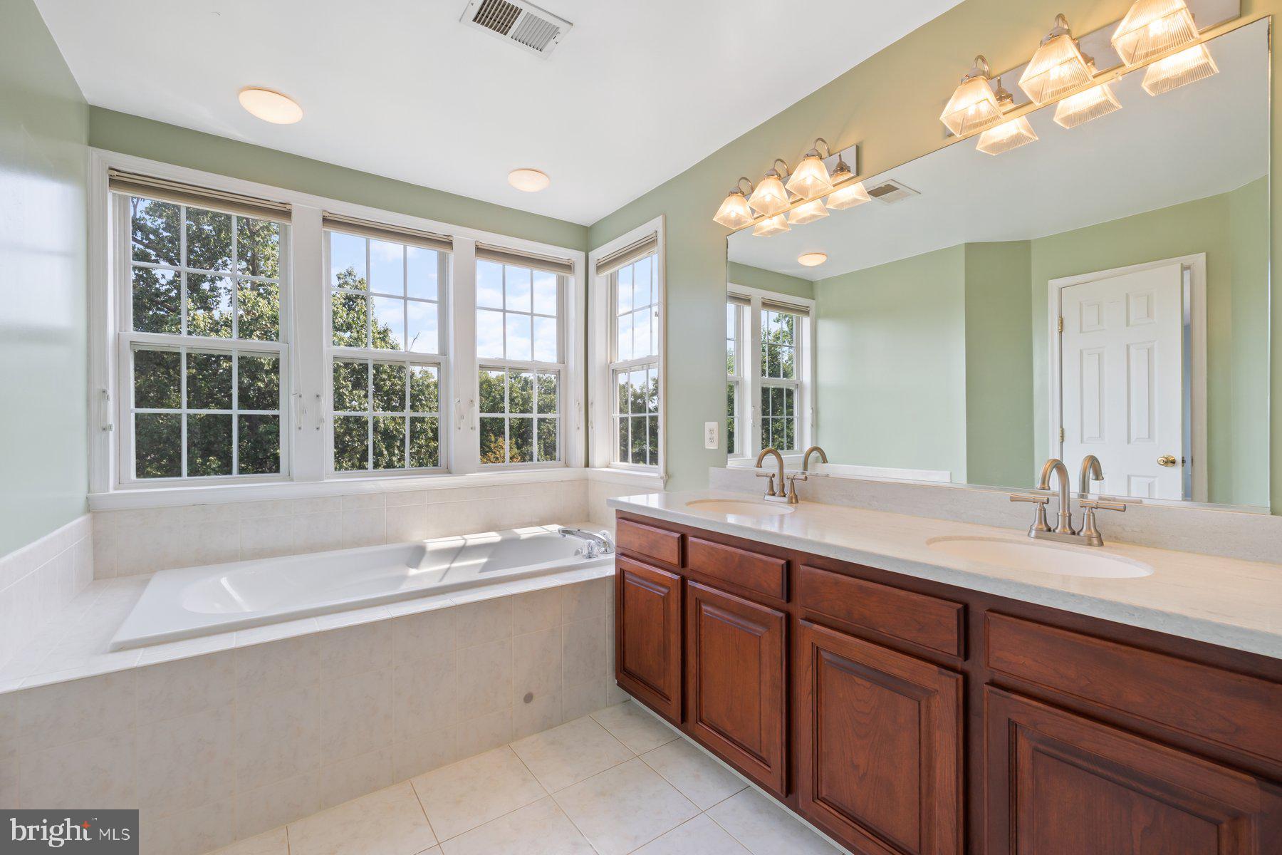 EDWARDS LANDING - Residential