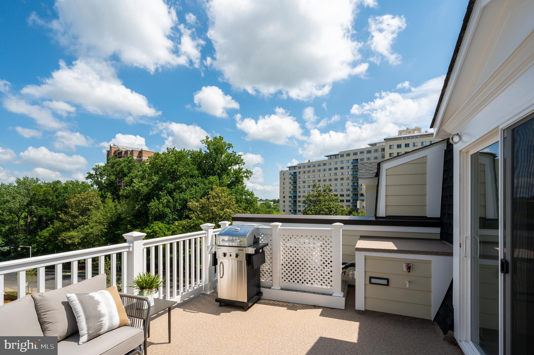 GROSVENOR PARK - Residential